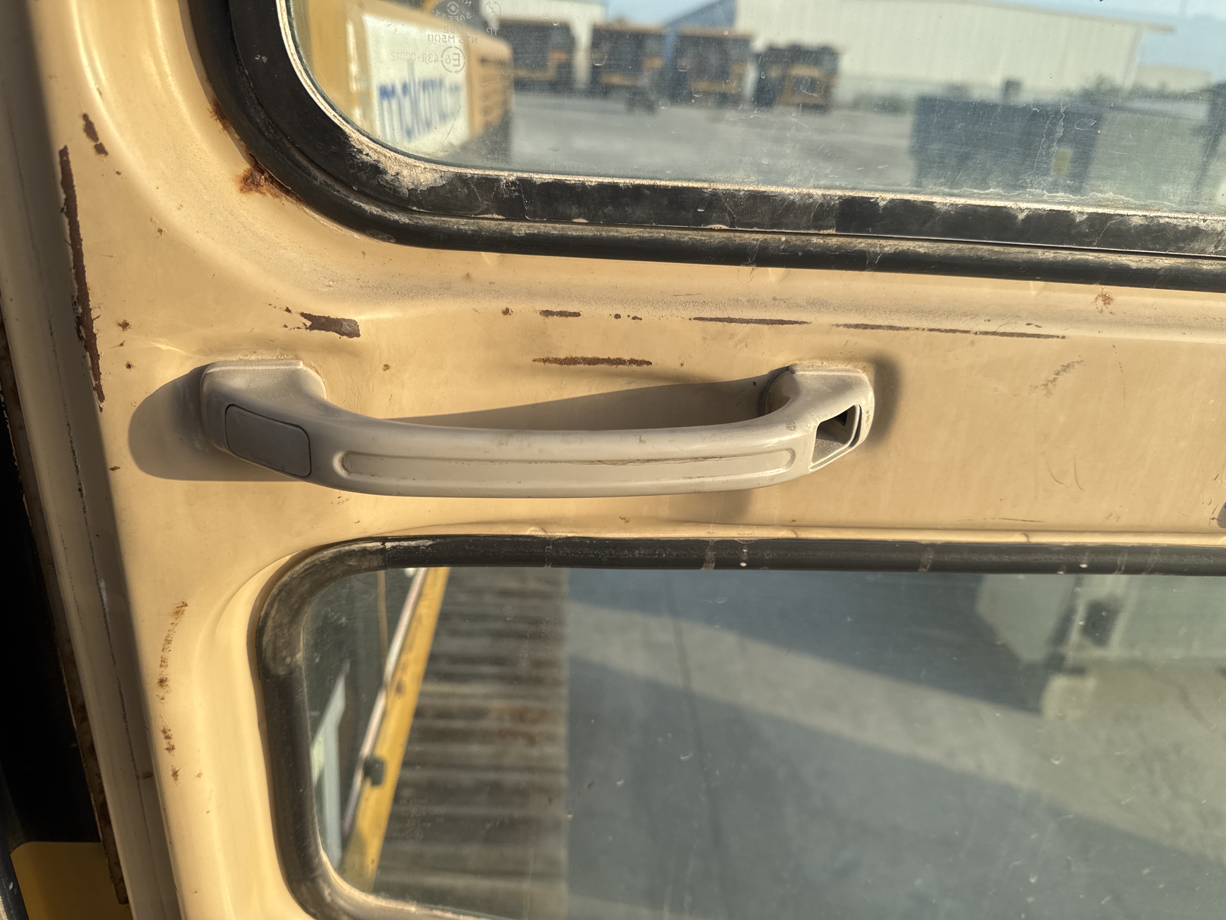 LEX-006-Cat-345B-LME-Series-II-Large-excavators-inspection-Cabin-Door-handles-2
