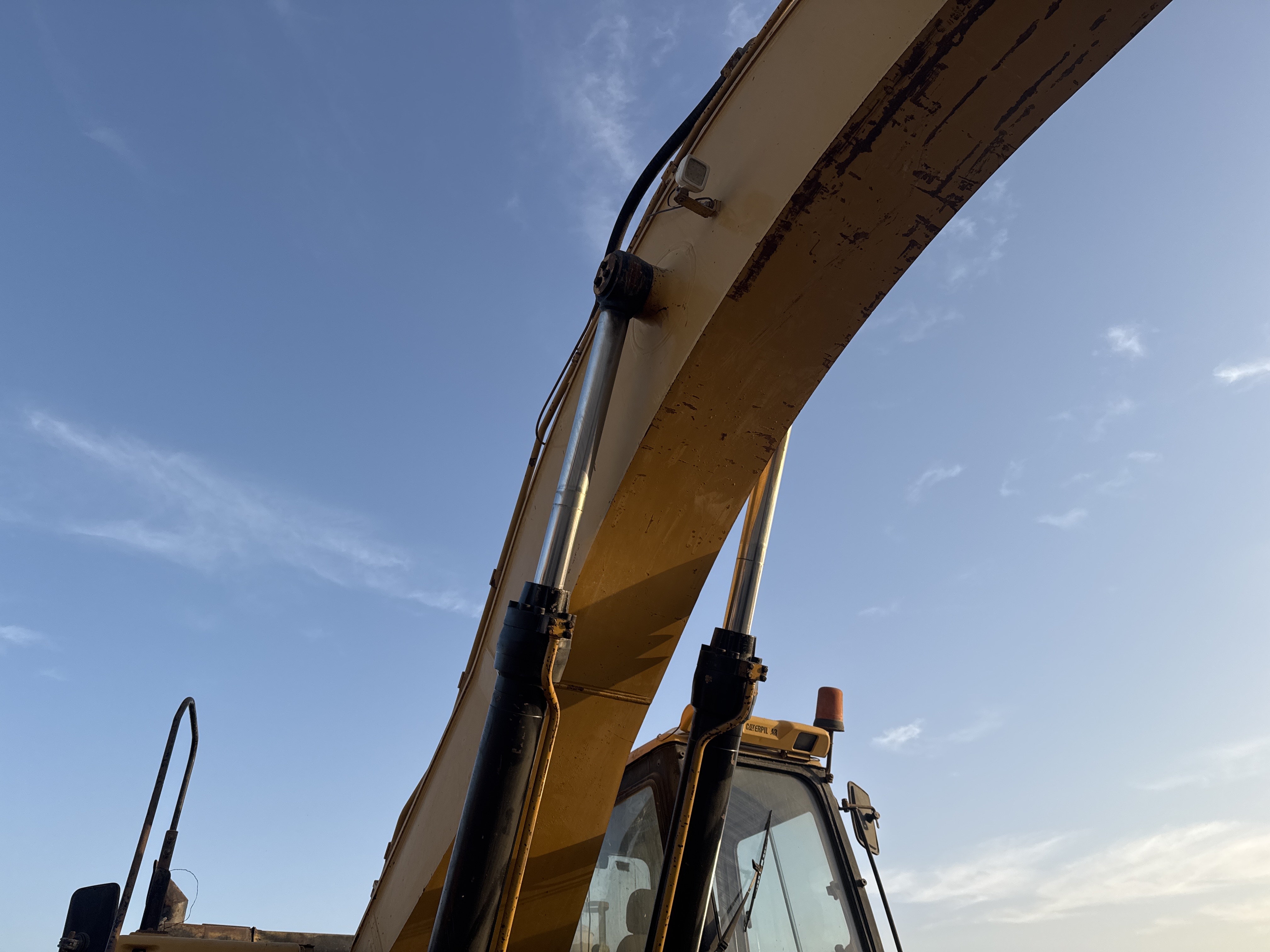 LEX-006-Cat-345B-LME-Series-II-Large-excavators-inspection-Chassis-Boom-2