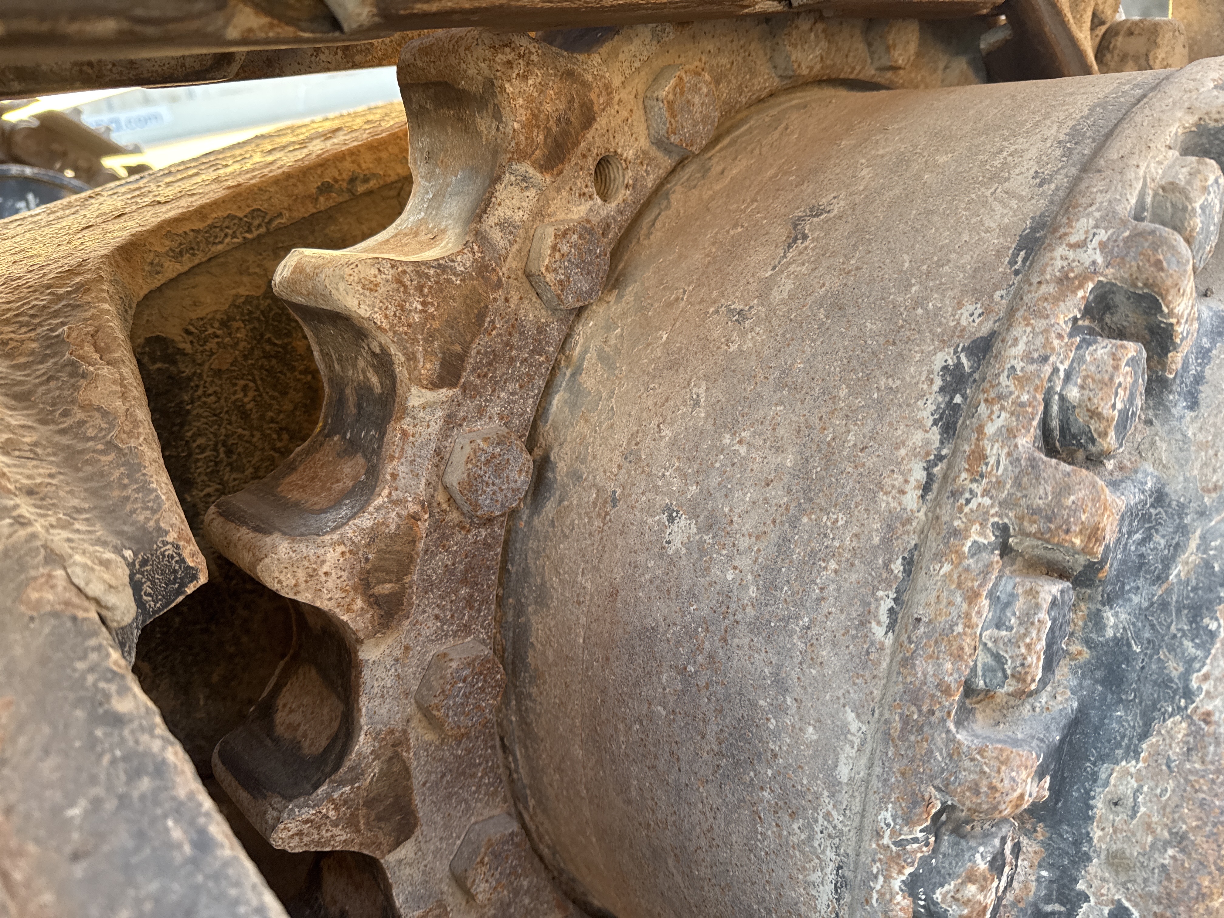 LEX-006-Cat-345B-LME-Series-II-Large-excavators-inspection-Undercarriage-Right-sprocket-2