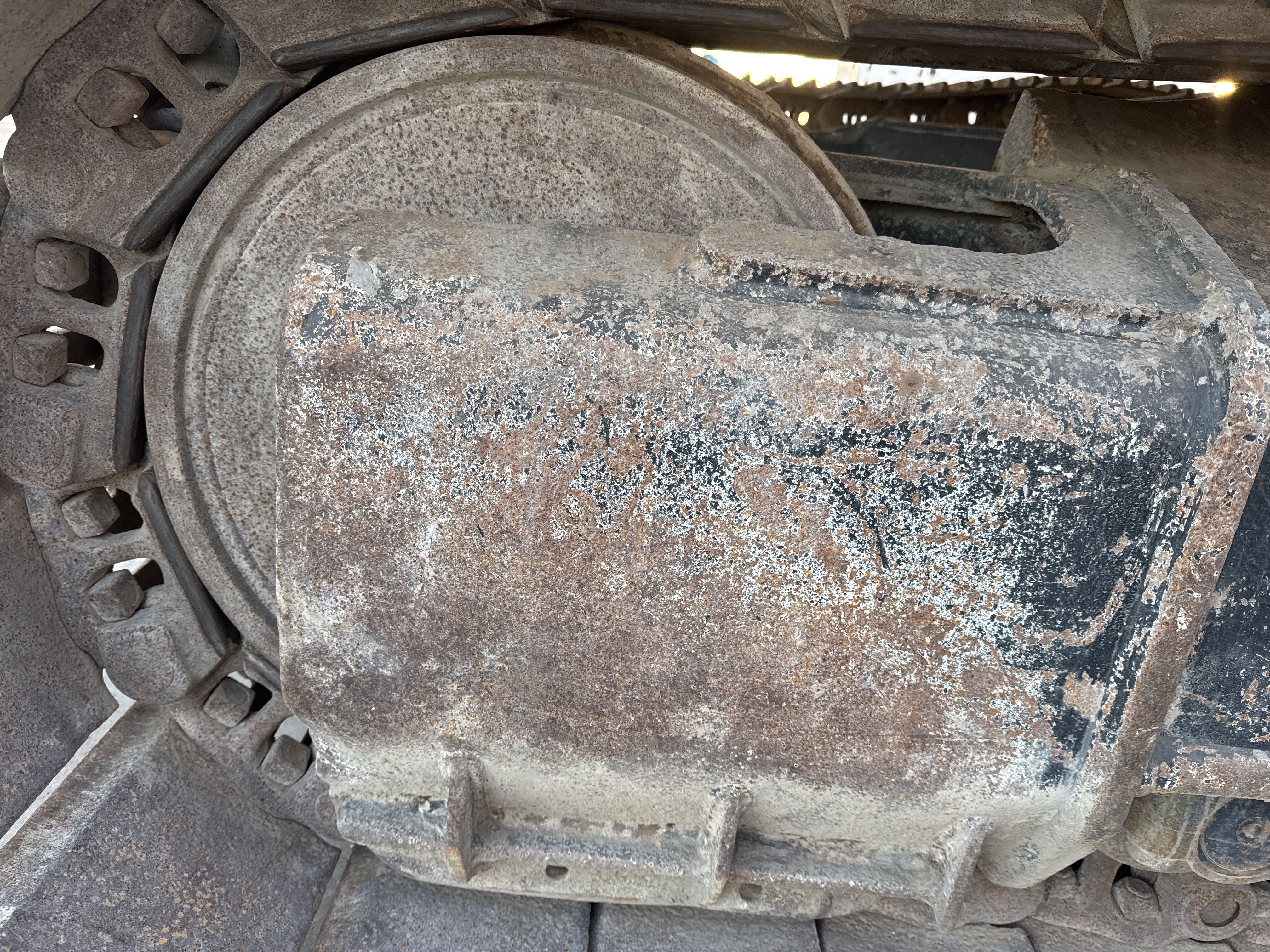 LEX-006-Cat-345B-LME-Series-II-Large-excavators-inspection-Undercarriage-Right-idler-2
