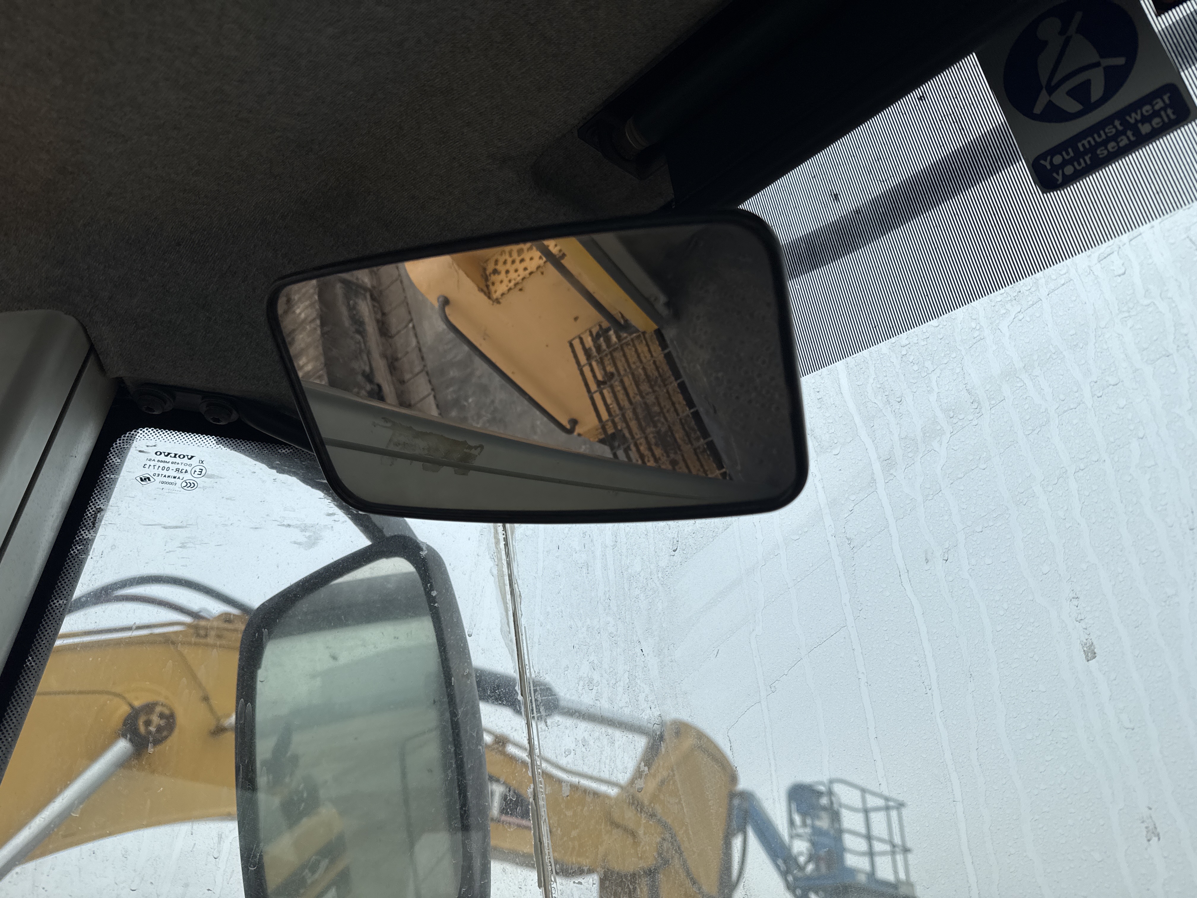 WHL-007-Volvo-L220G-Wheel-loaders-inspection-Cabin-Mirrors-2