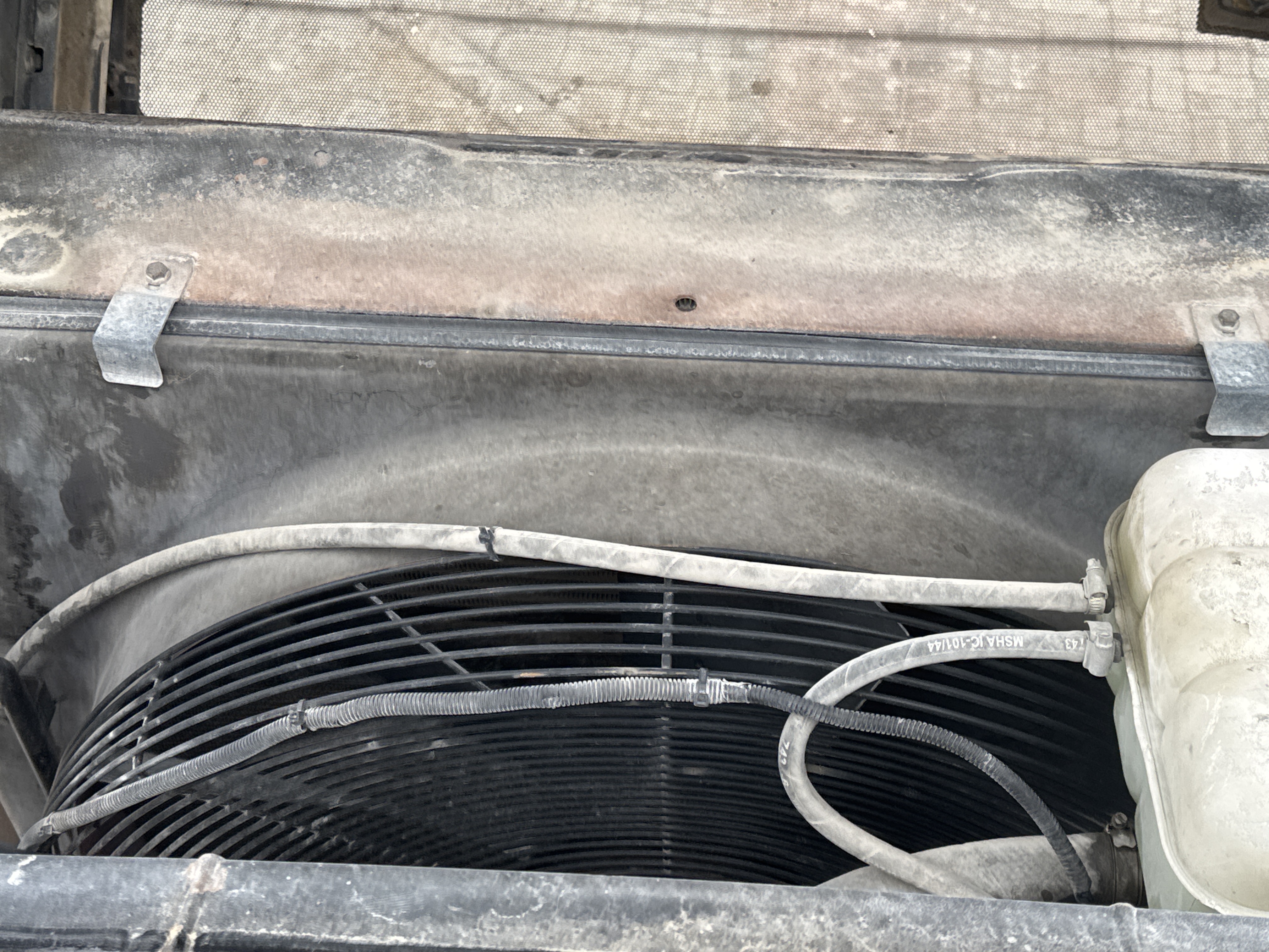 WHL-007-Volvo-L220G-Wheel-loaders-inspection-Engine-Radiator,-condenser,-intercooler,-hydraulic-cooler-2