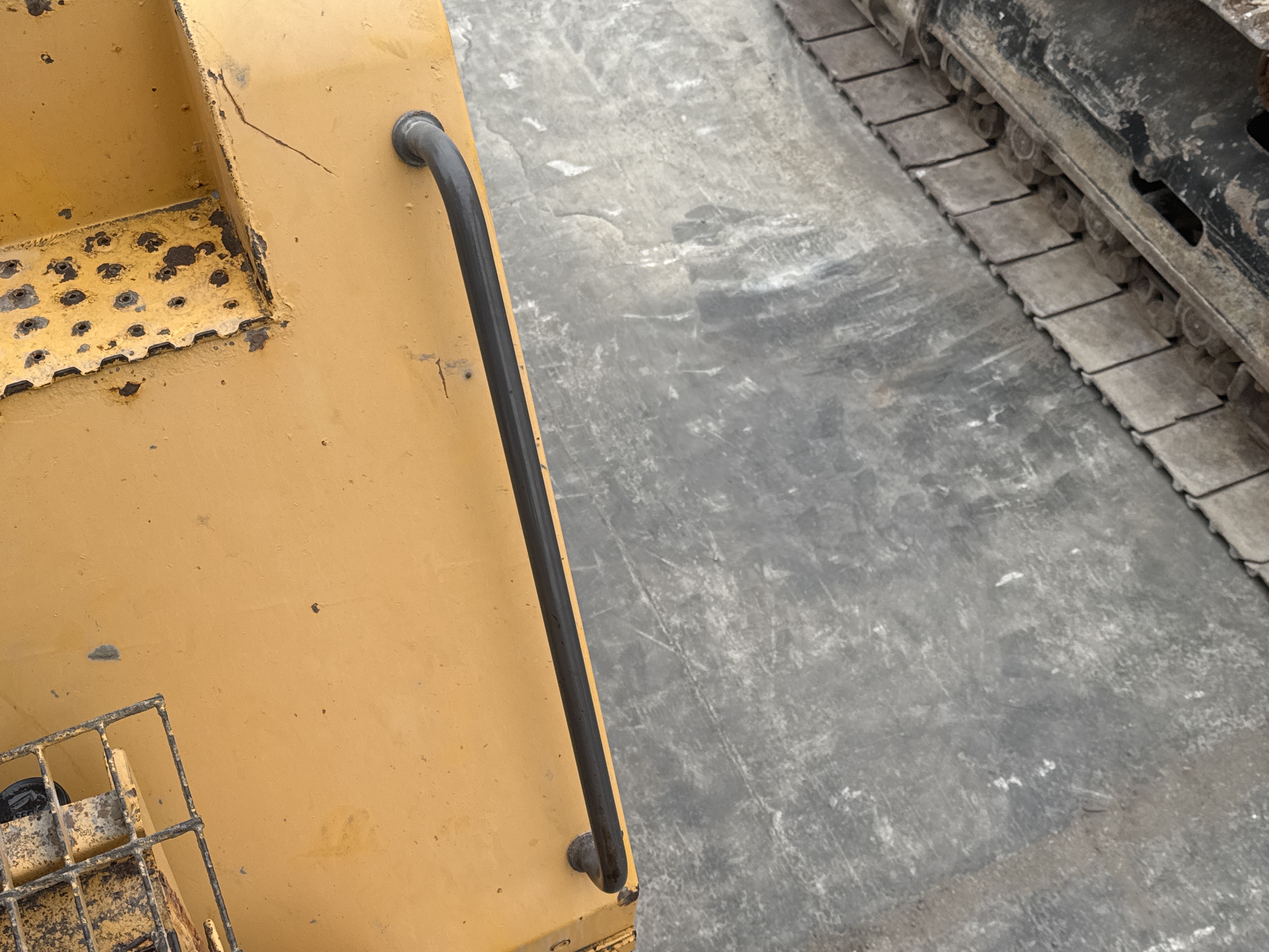 WHL-007-Volvo-L220G-Wheel-loaders-inspection-Structure-Handrails-2
