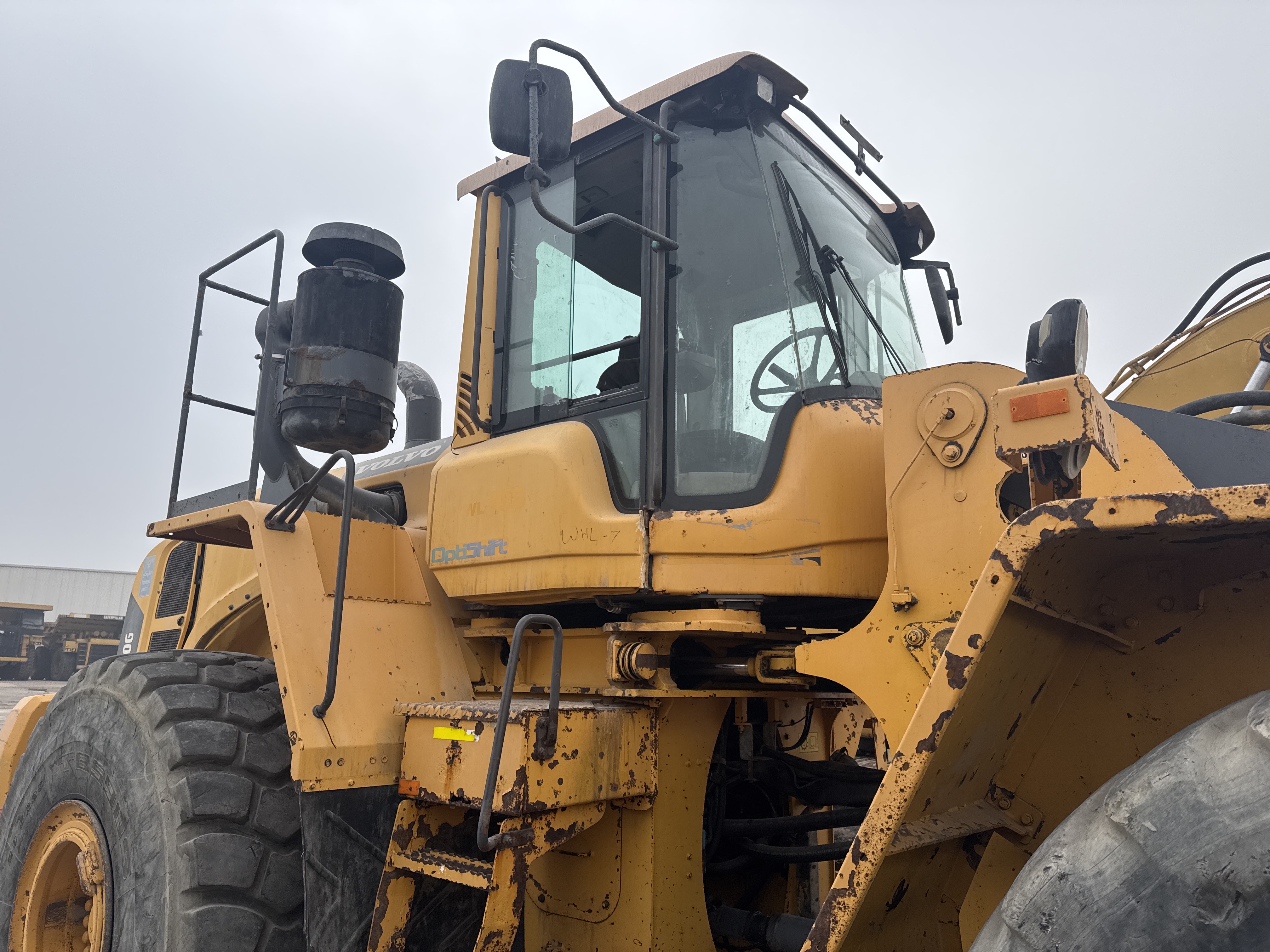 WHL-007-Volvo-L220G-Wheel-loaders-inspection-Structure-Paint-2