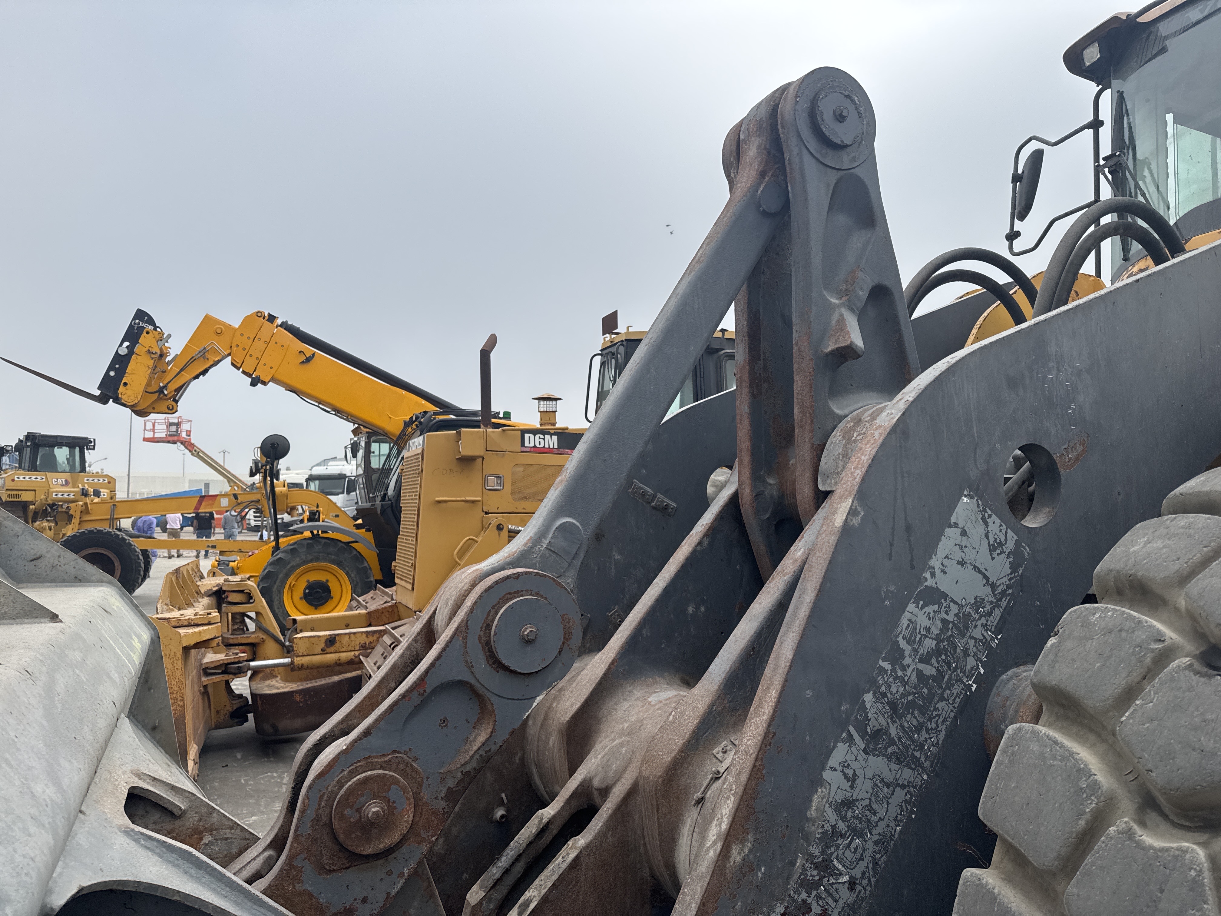 WHL-007-Volvo-L220G-Wheel-loaders-inspection-Structure-Bell-crank-2