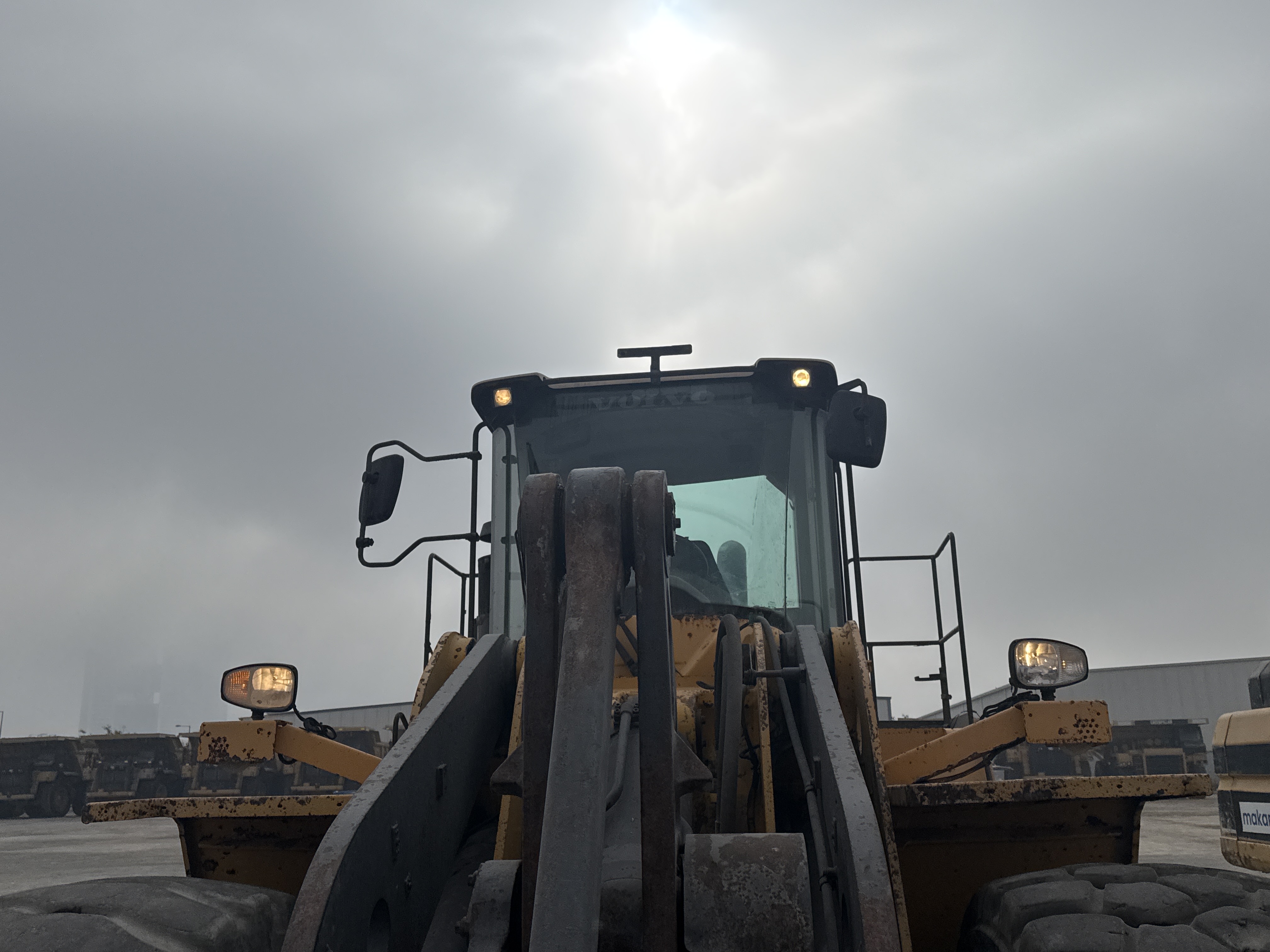 WHL-007-Volvo-L220G-Wheel-loaders-inspection-Electronic-Lights-and-signals-2