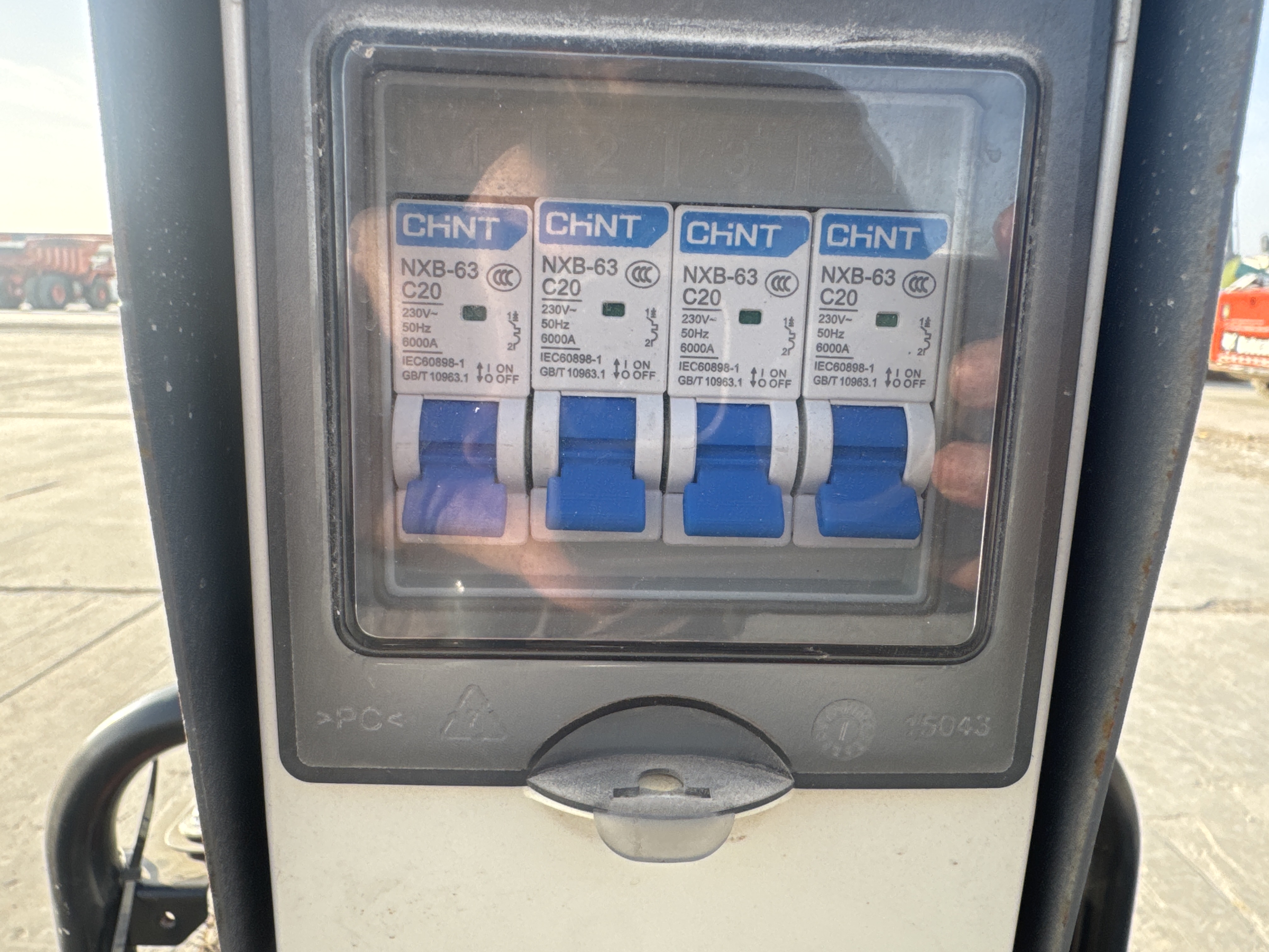 LTA-001-Furd-FZM-1000B-Light-towers-inspection-Electronics-Circuit-breakers-2