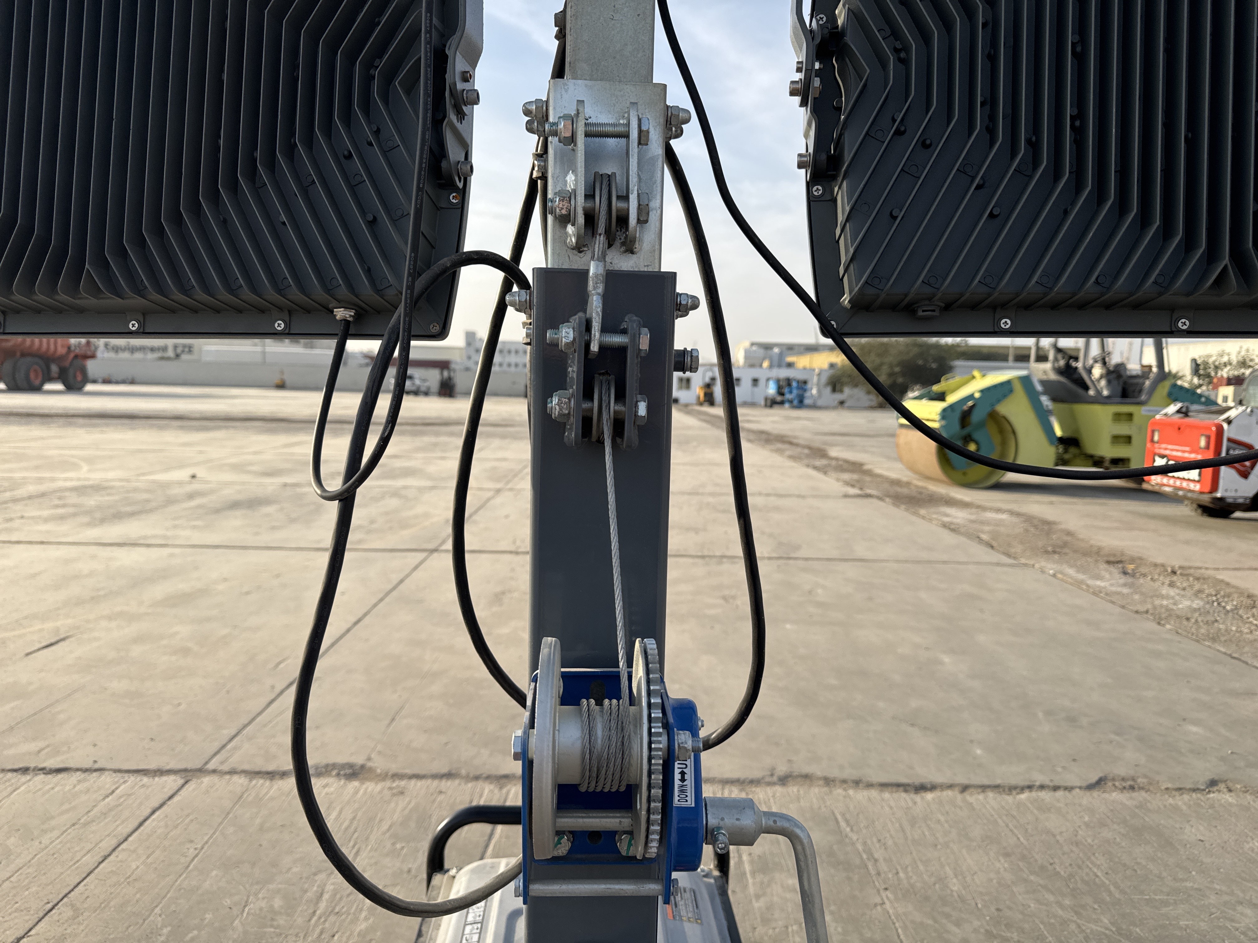 LTA-001-Furd-FZM-1000B-Light-towers-inspection-Structure-Mast-2