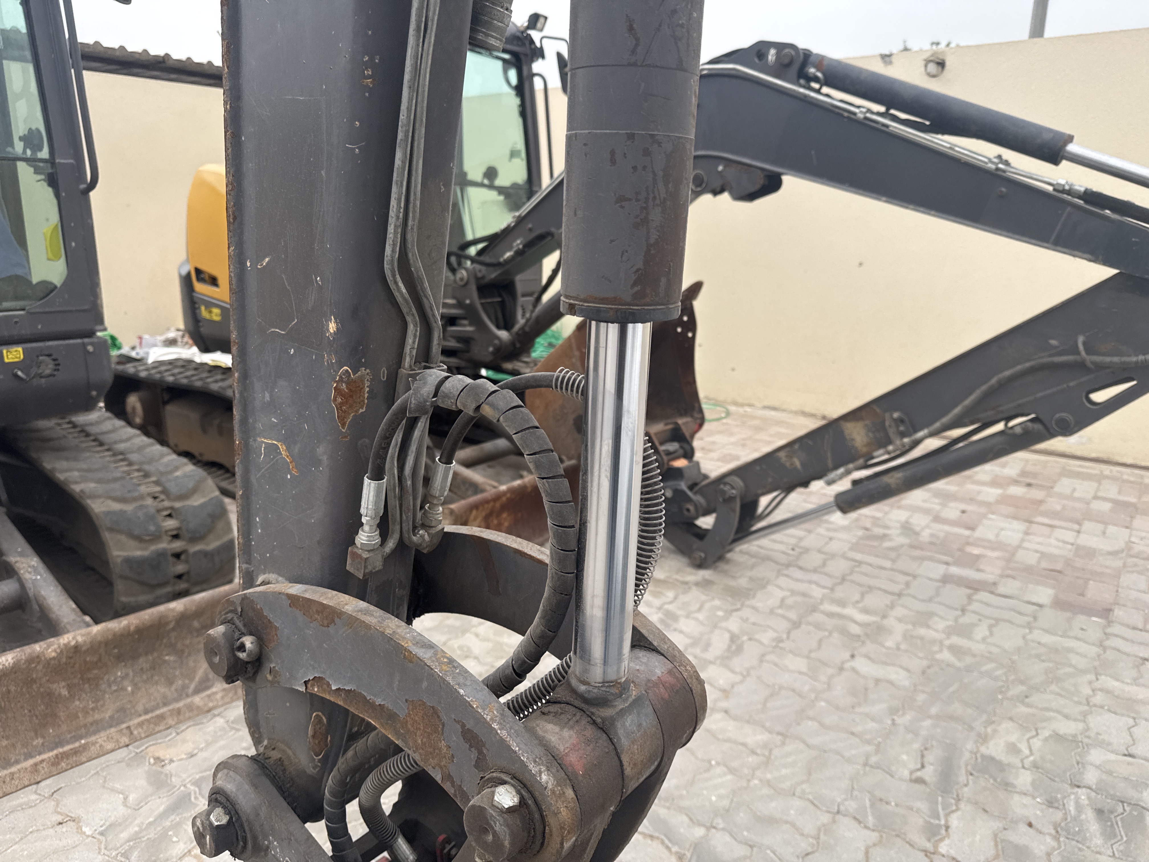 MNX-011-فولفو-ECR50D-حفارات-صغيرة-فحص-الهيدروليك-أسطوانة-الدلو-1