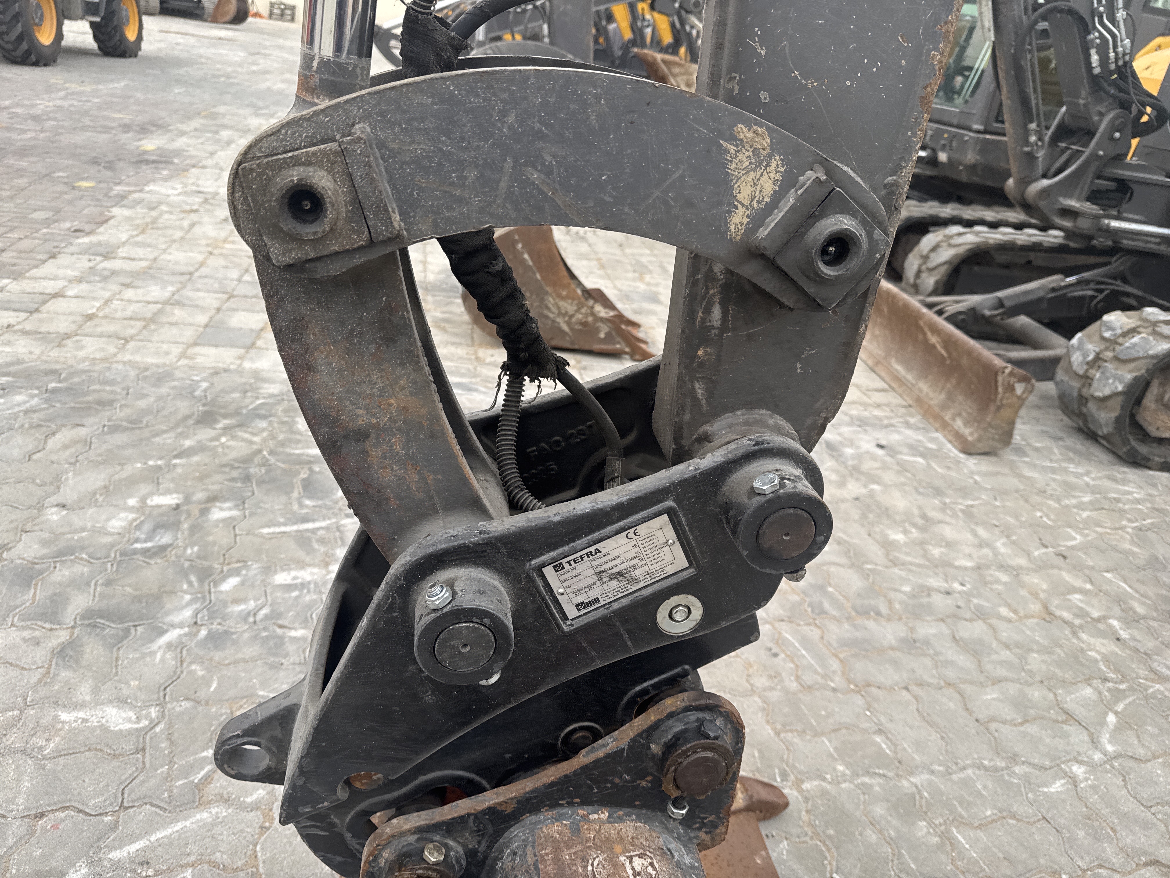 MNX-012-فولفو-ECR50D-حفارات-صغيرة-فحص-الهيكل-رابط-الـH-1