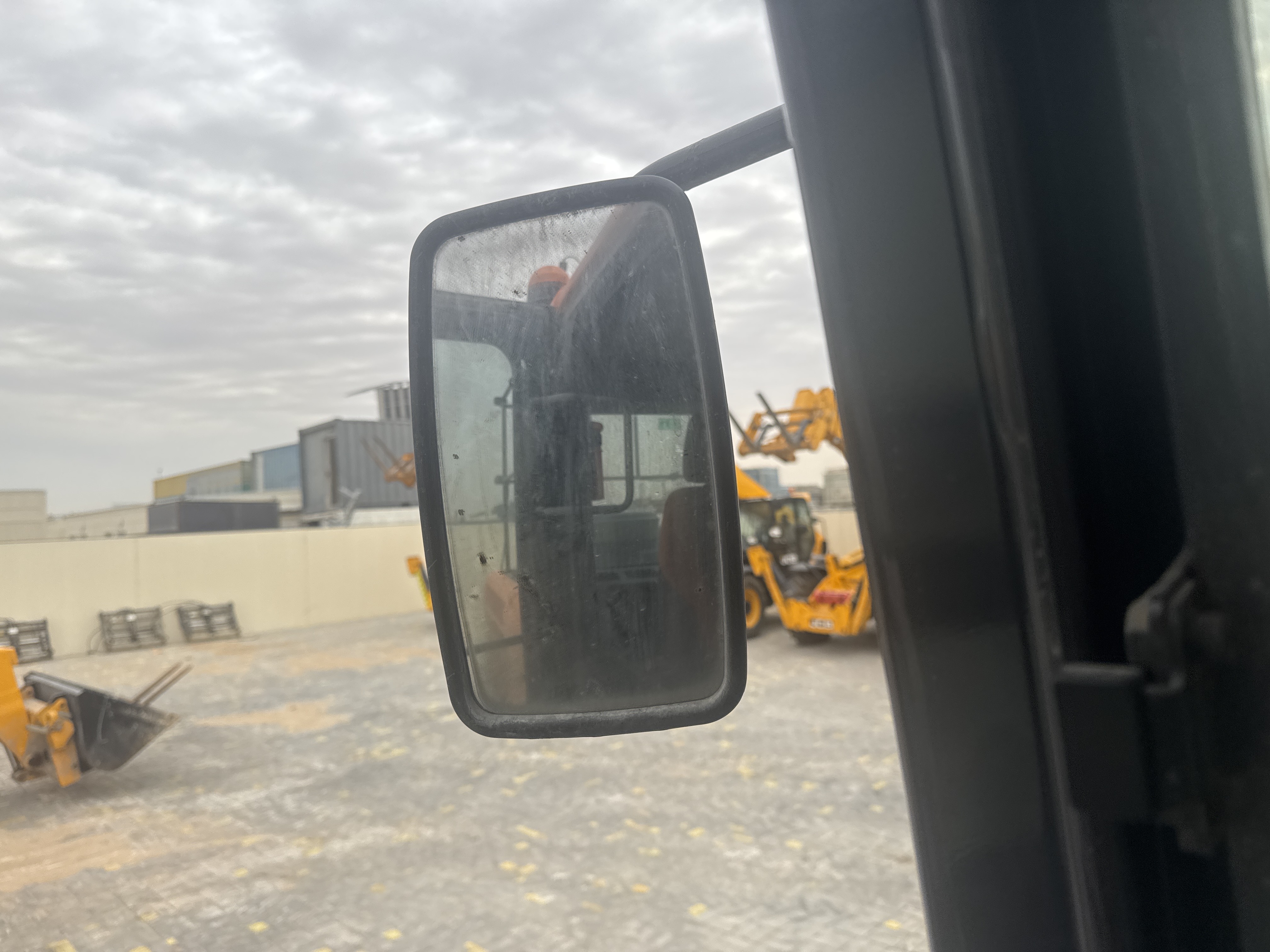 MDX-019-Doosan-DX225LC-5-Medium-excavators-inspection-Cabin-Mirrors-1