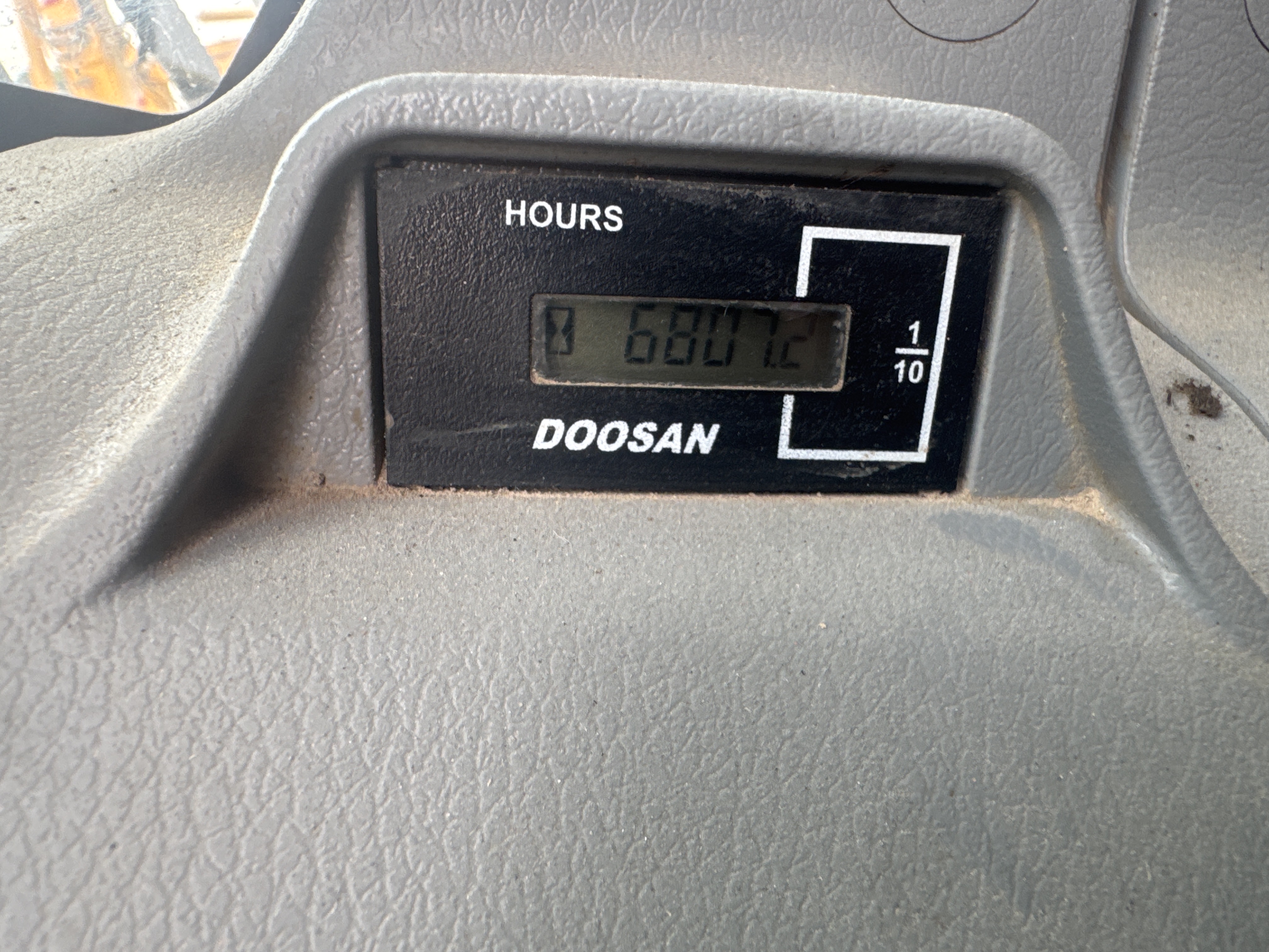 MDX-019-Doosan-DX225LC-5-Medium-excavators-inspection-General-Hour-meter-1