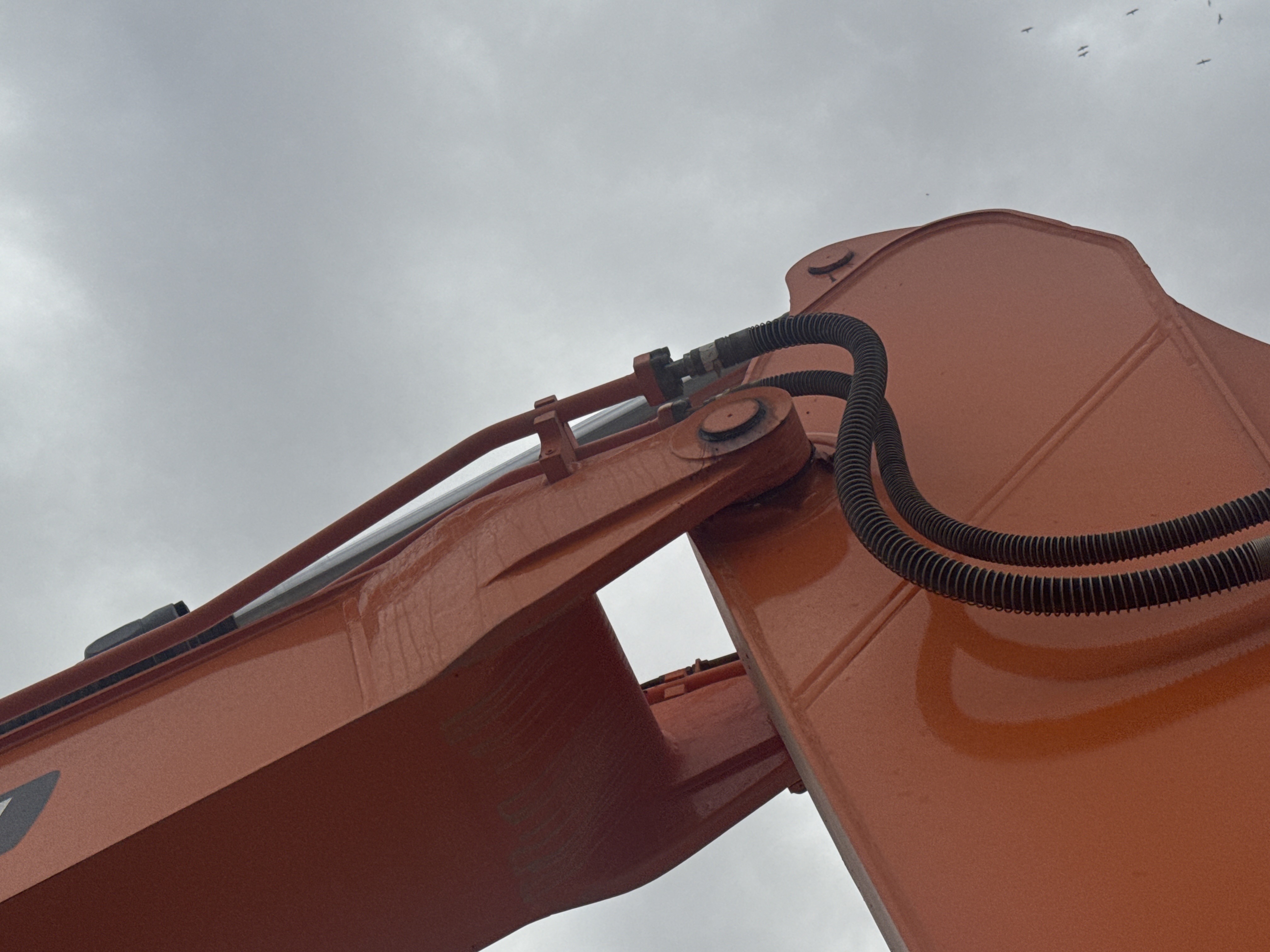 MDX-019-Doosan-DX225LC-5-Medium-excavators-inspection-Chassis-Pin-and-bushings-boom-to-stick-1