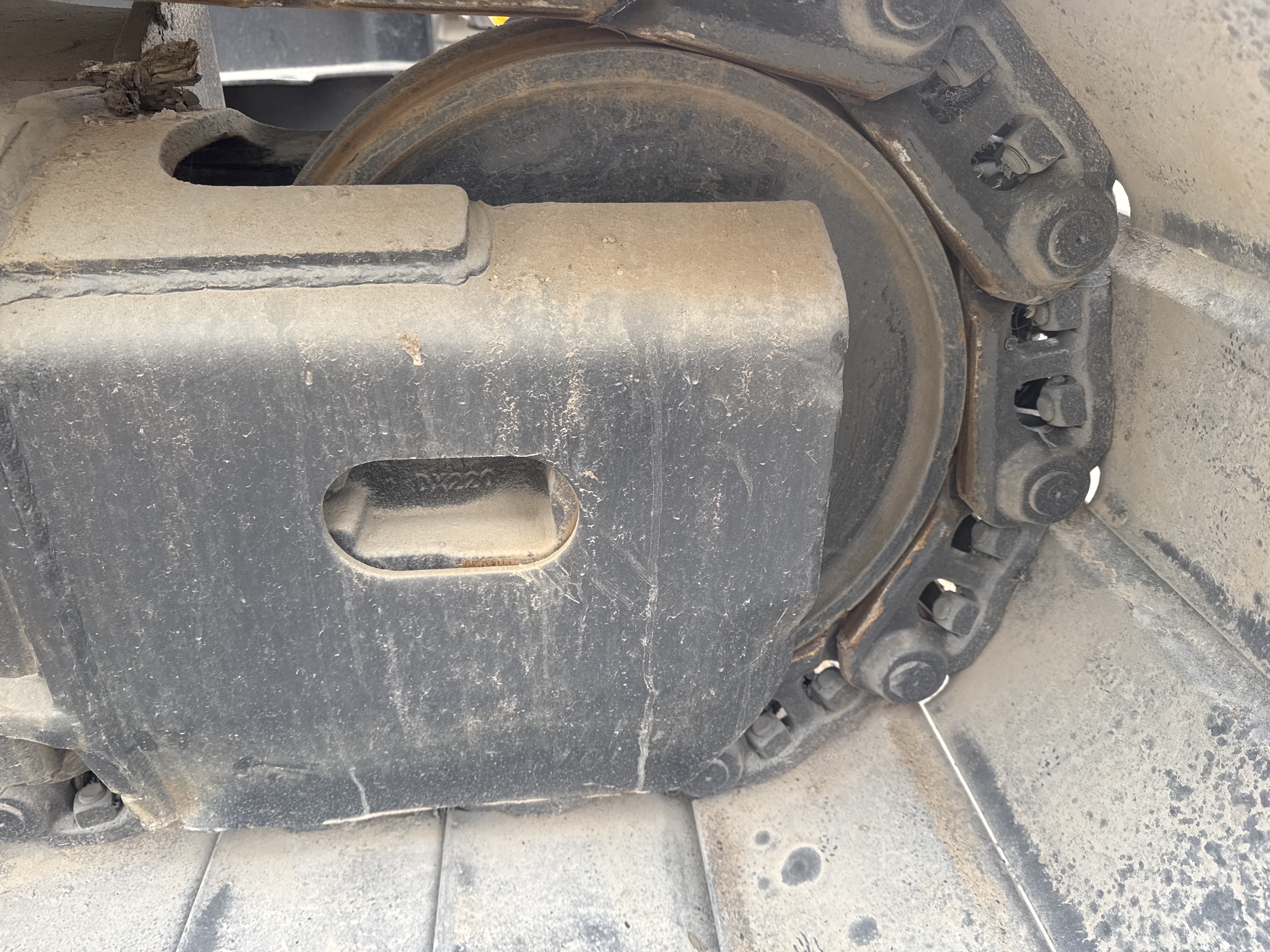 MDX-019-Doosan-DX225LC-5-Medium-excavators-inspection-Undercarriage-Right-idler-1