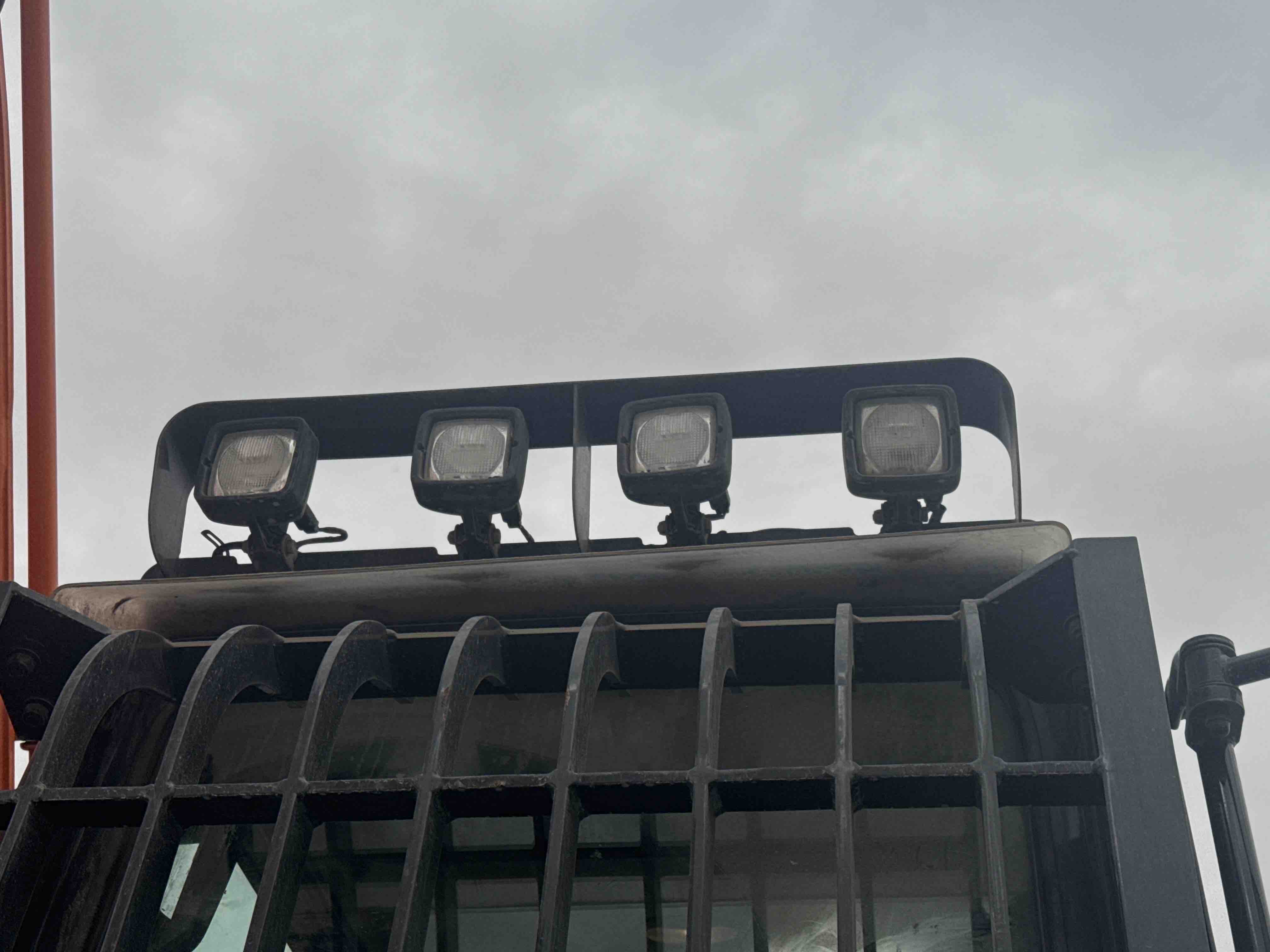 MDX-019-Doosan-DX225LC-5-Medium-excavators-inspection-Electronics-Lights-and-signals-1
