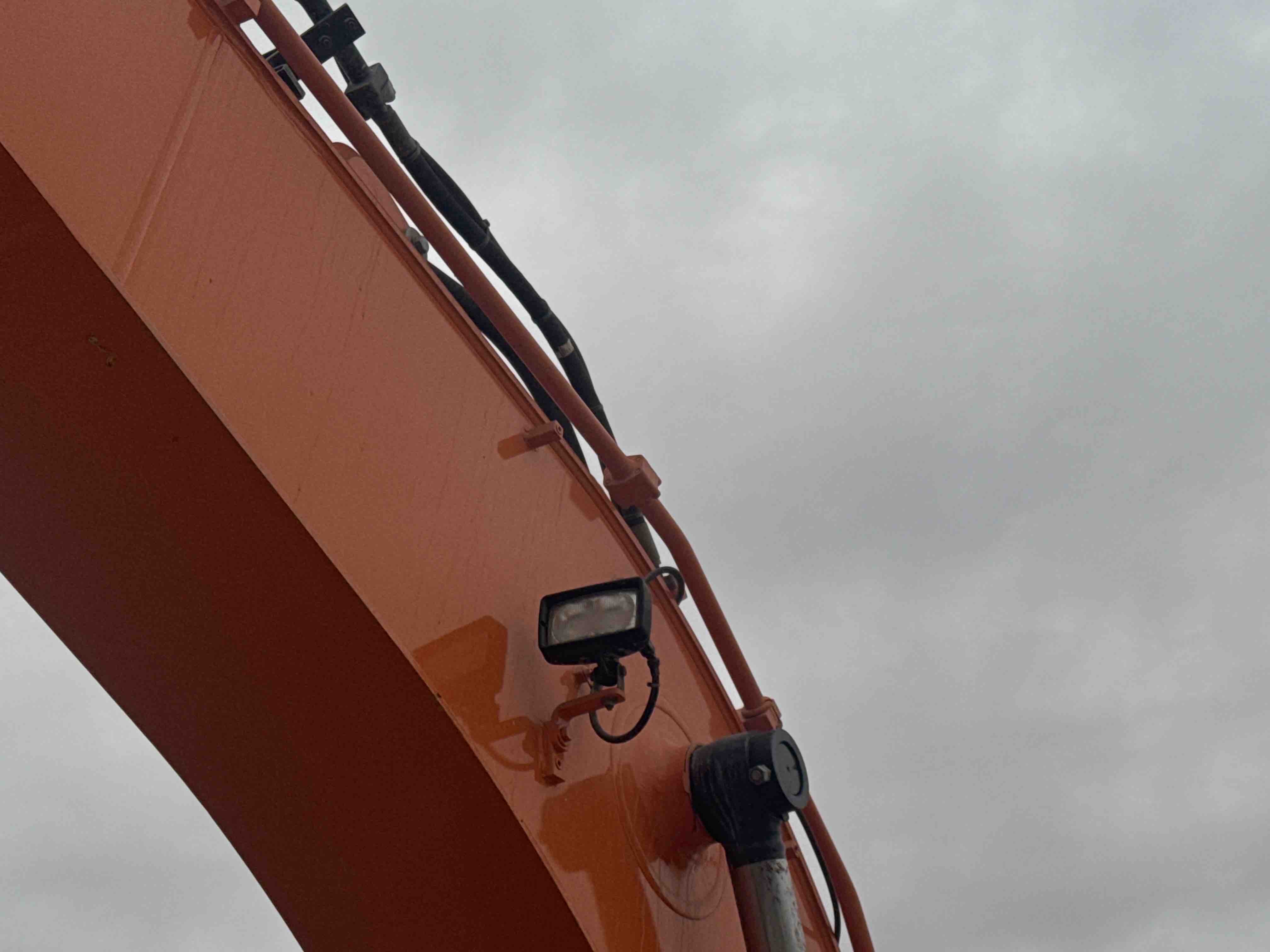 MDX-019-Doosan-DX225LC-5-Medium-excavators-inspection-Electronics-Lights-and-signals-1
