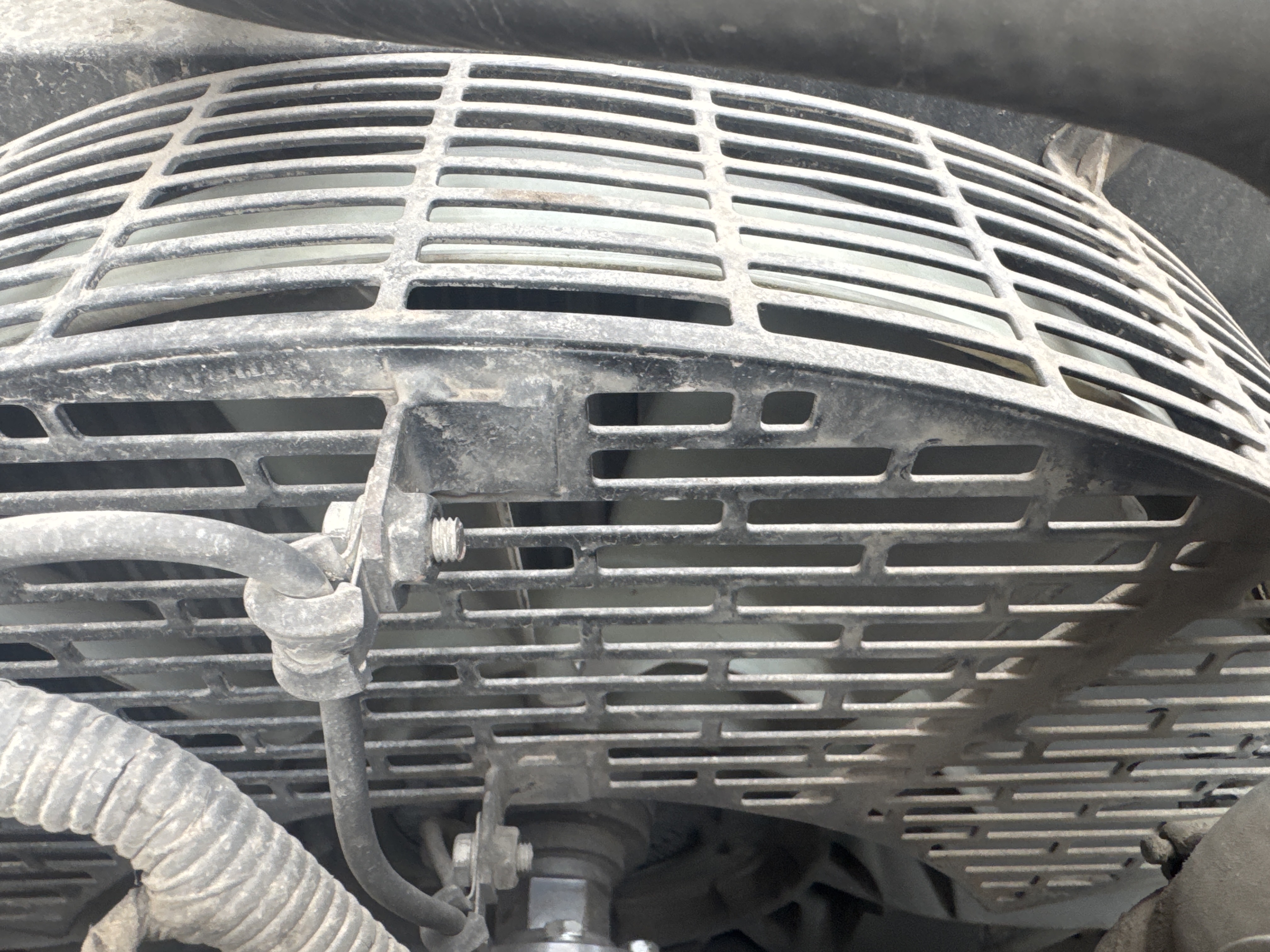 MDX-019-Doosan-DX225LC-5-Medium-excavators-inspection-Engine-Cooling-fan-and-fan-guard-1