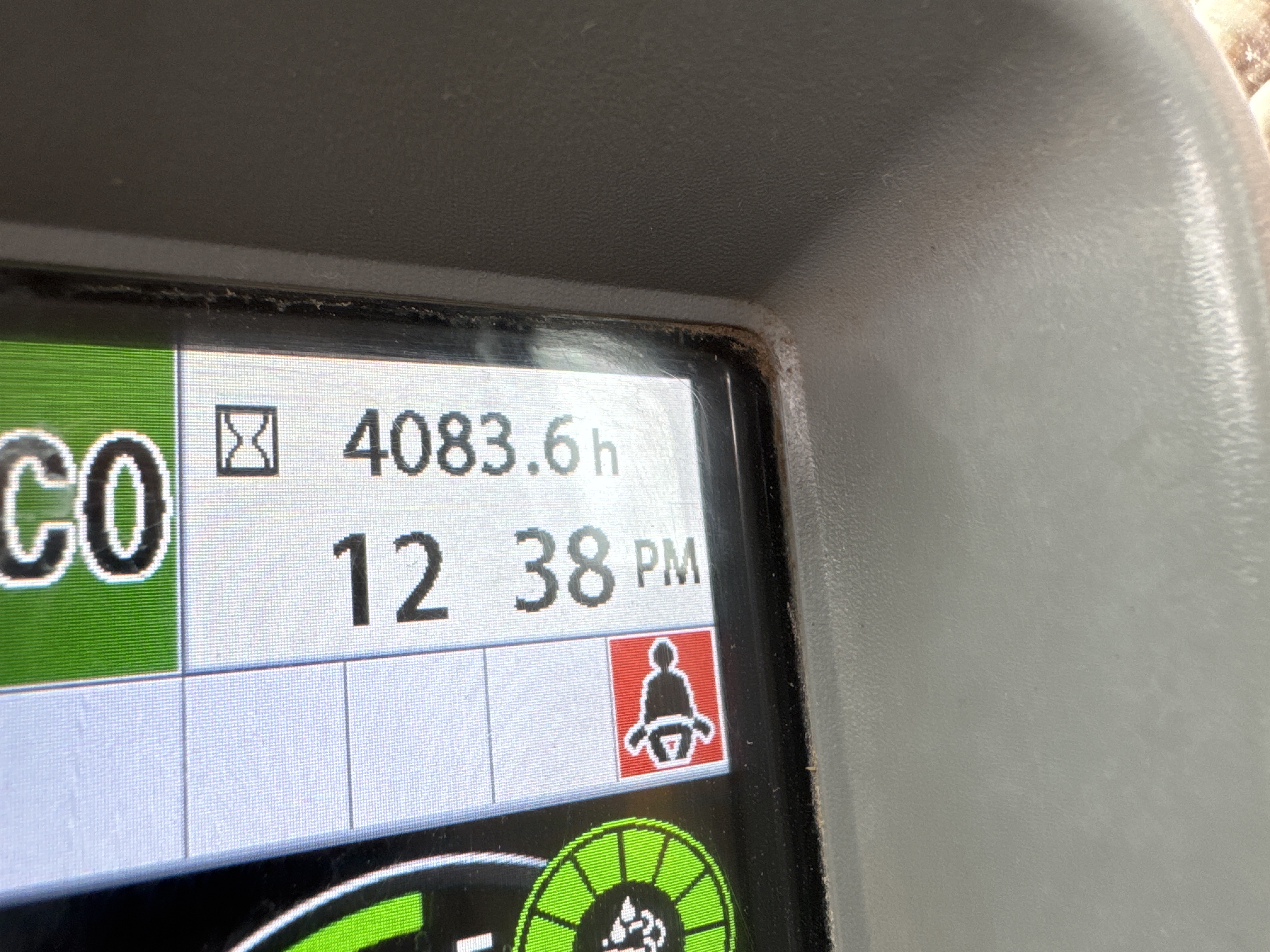 MDX-018-Hitachi-ZX225USRLC-6-Medium-excavators-inspection-General-Hour-meter-1