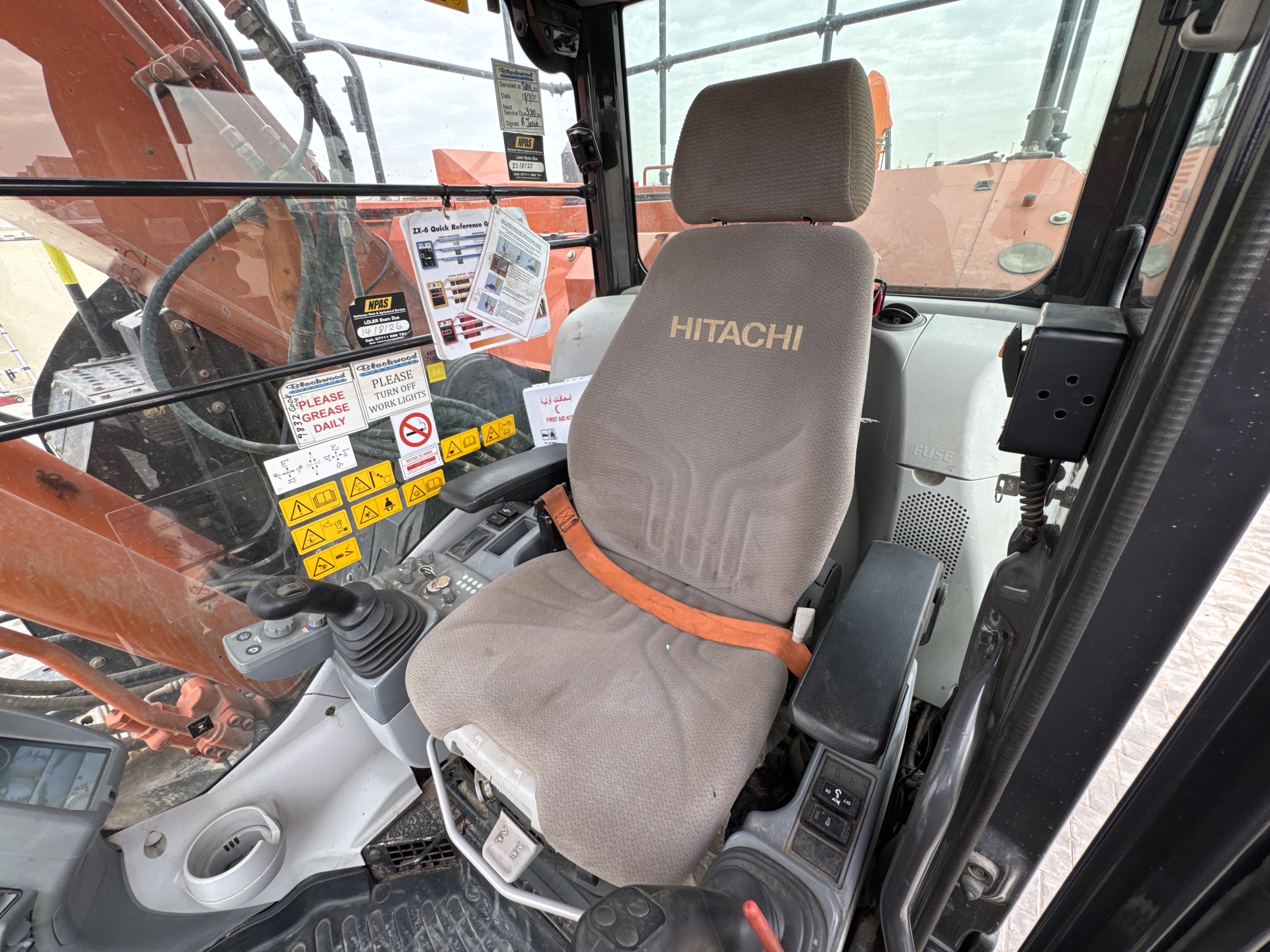 MDX-018-Hitachi-ZX225USRLC-6-Medium-excavators-inspection-Cabin-Seats/armrests-1