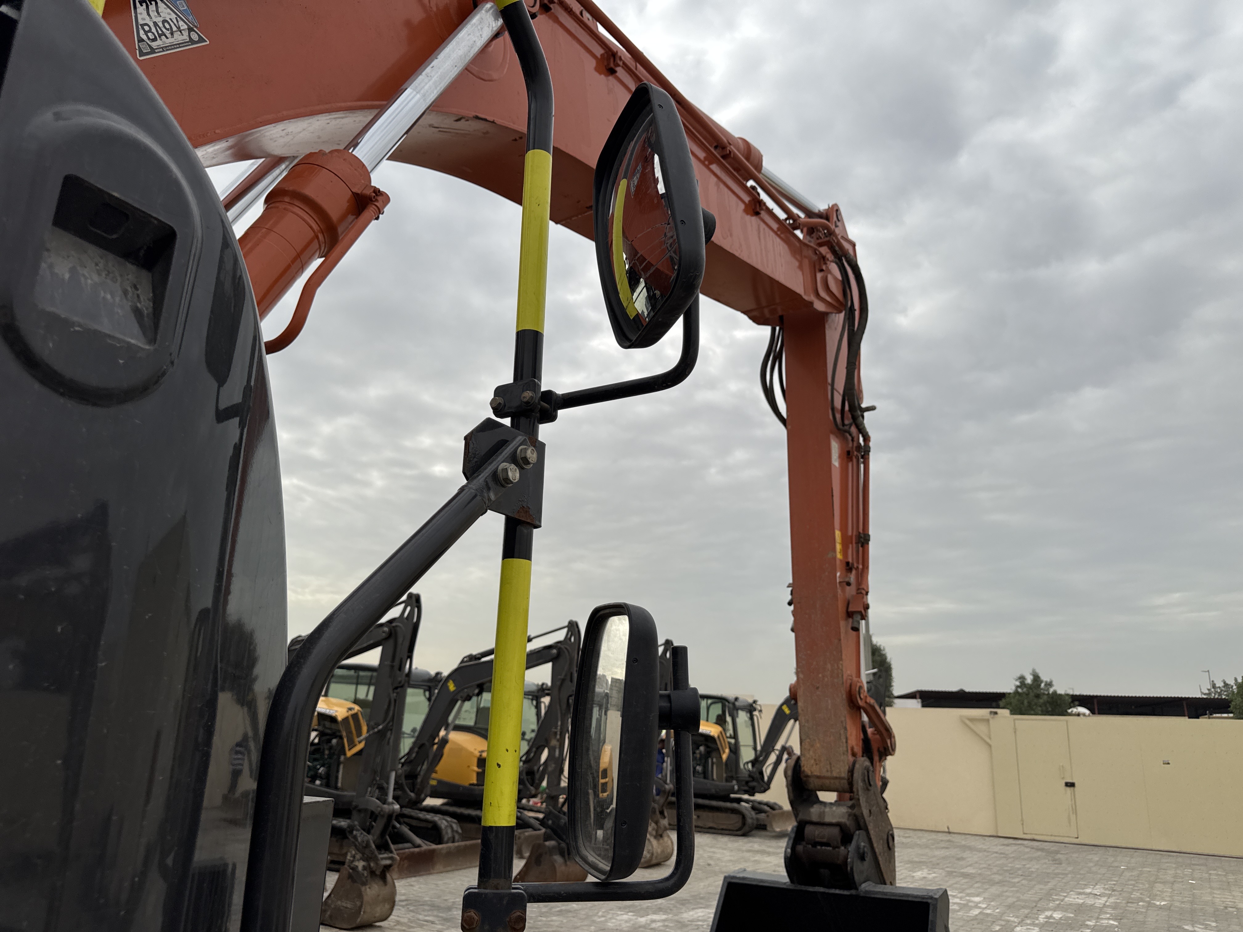 MDX-018-Hitachi-ZX225USRLC-6-Medium-excavators-inspection-Cabin-Mirrors-1