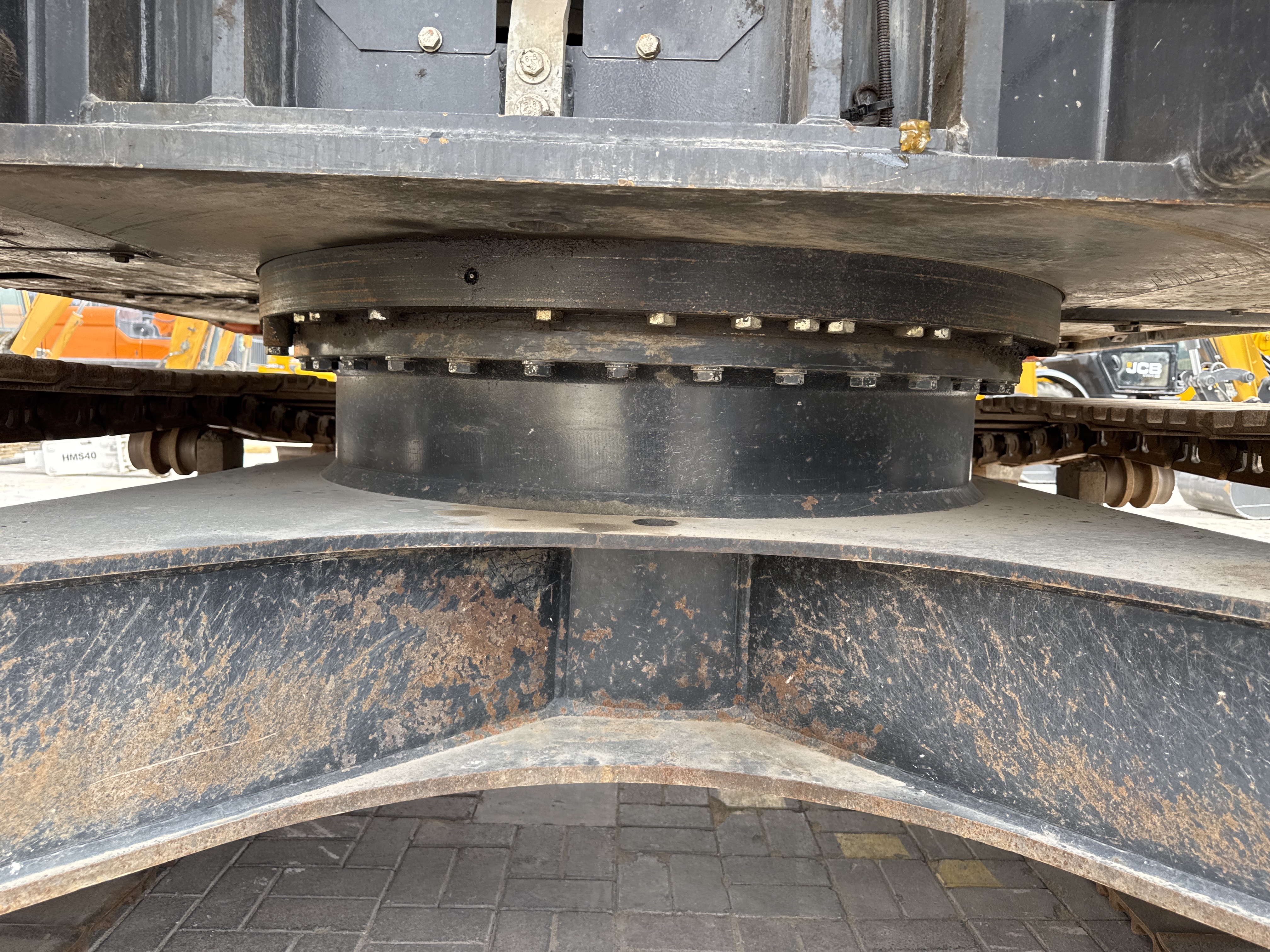 MDX-018-Hitachi-ZX225USRLC-6-Medium-excavators-inspection-Hydraulics-Center-swivel-joint-1