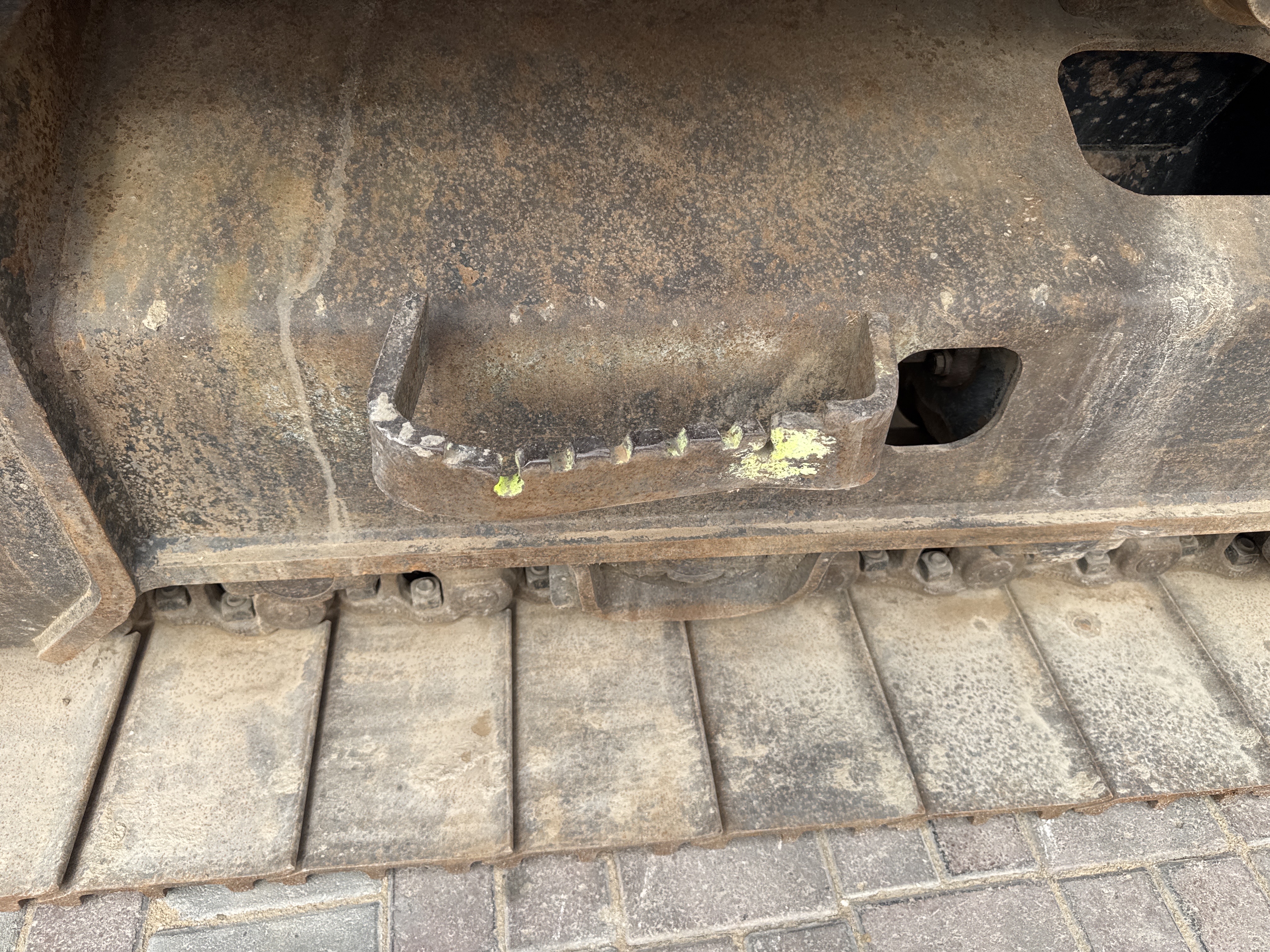MDX-018-Hitachi-ZX225USRLC-6-Medium-excavators-inspection-Structure-Steps/ladders-1