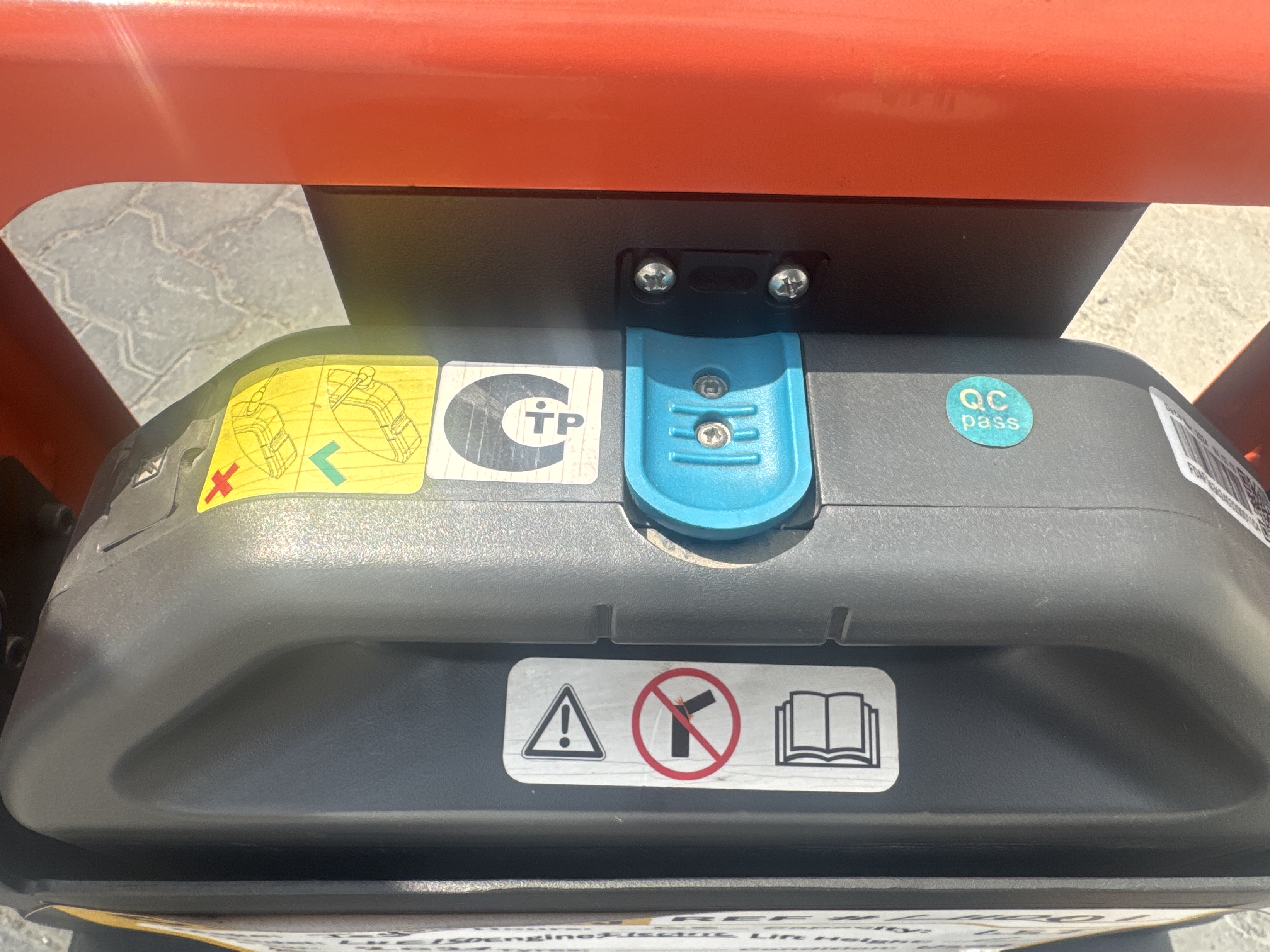PTM-001-Toyota-Tyro-LHE150-Pallet-trucks-inspection-Electronics-Battery-1
