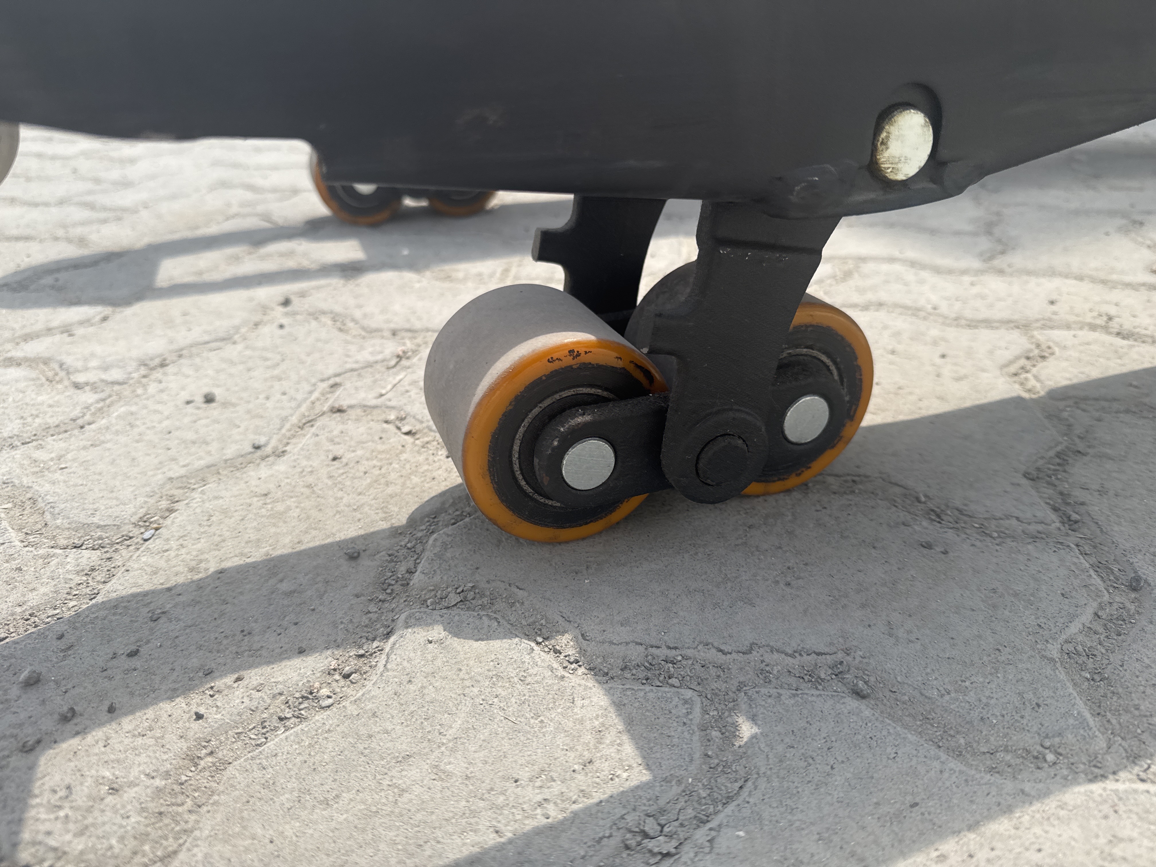 PTM-001-Toyota-Tyro-LHE150-Pallet-trucks-inspection-Chassis-Tires-condition-1
