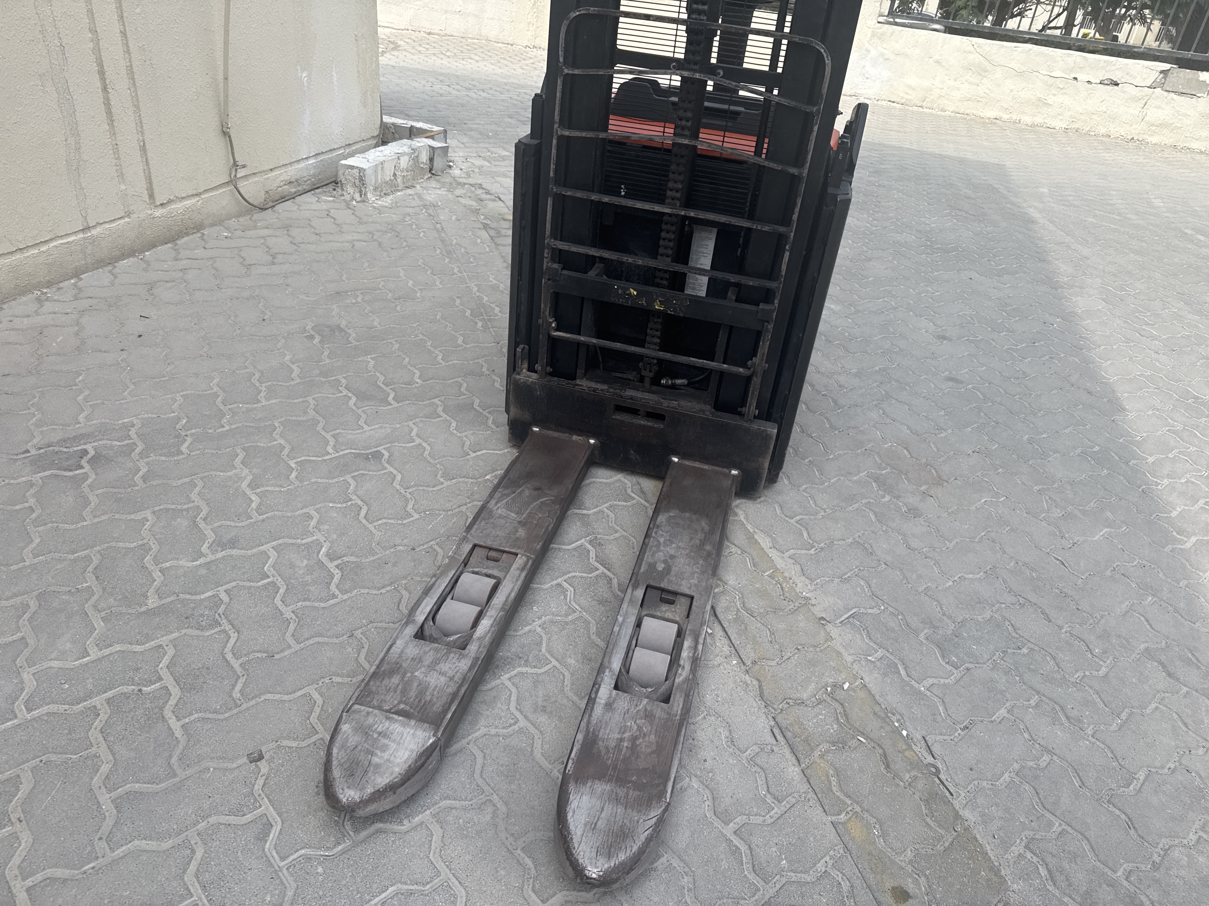 PSM-005-تويوتا-Staxio-SWE160L-رافعات-باليت-فحص-الهيكل-الصبغ-1