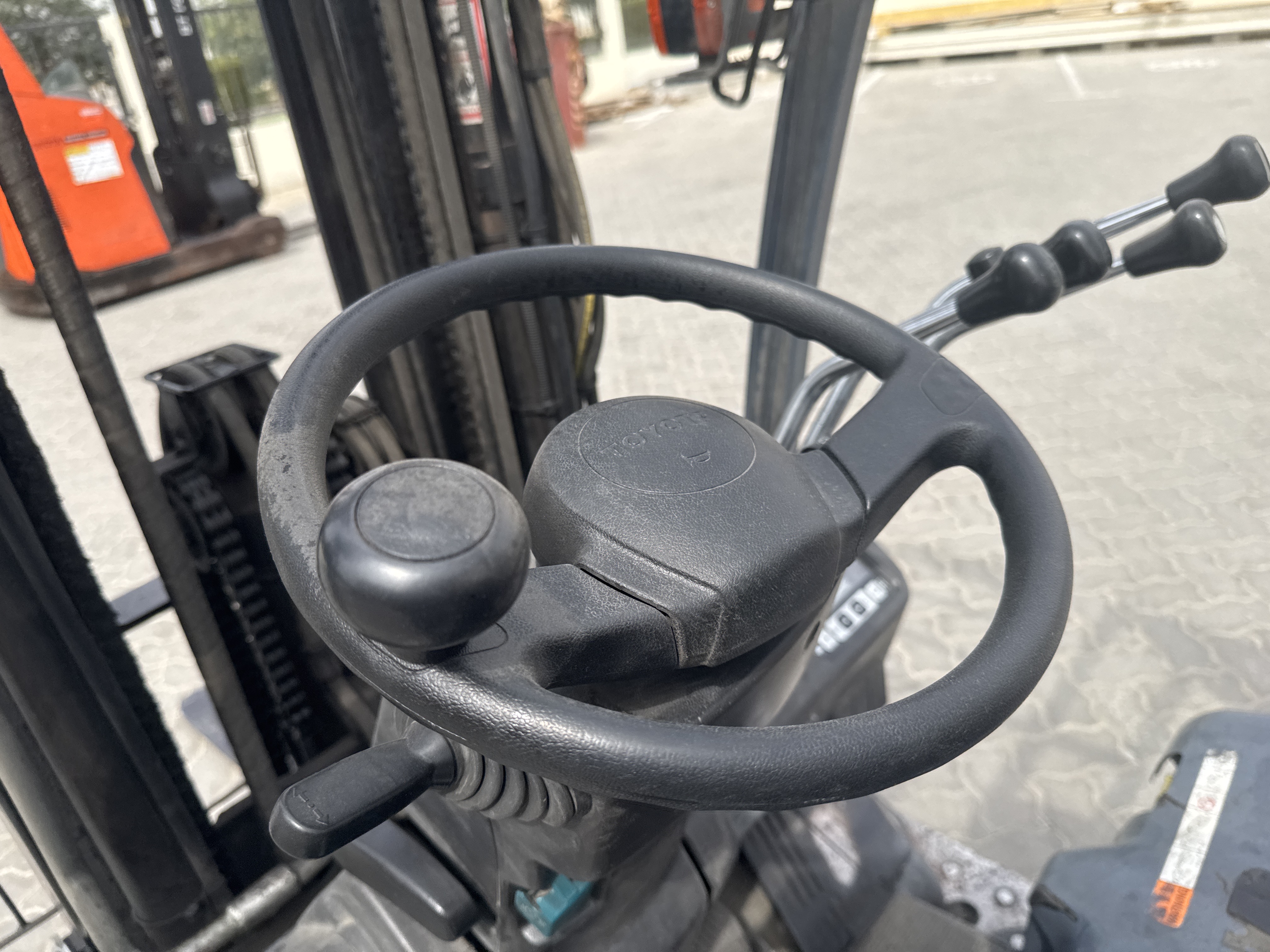 FLM-021-Toyota-8FBE20-Forklifts-inspection-Cabin-Steering-response-1