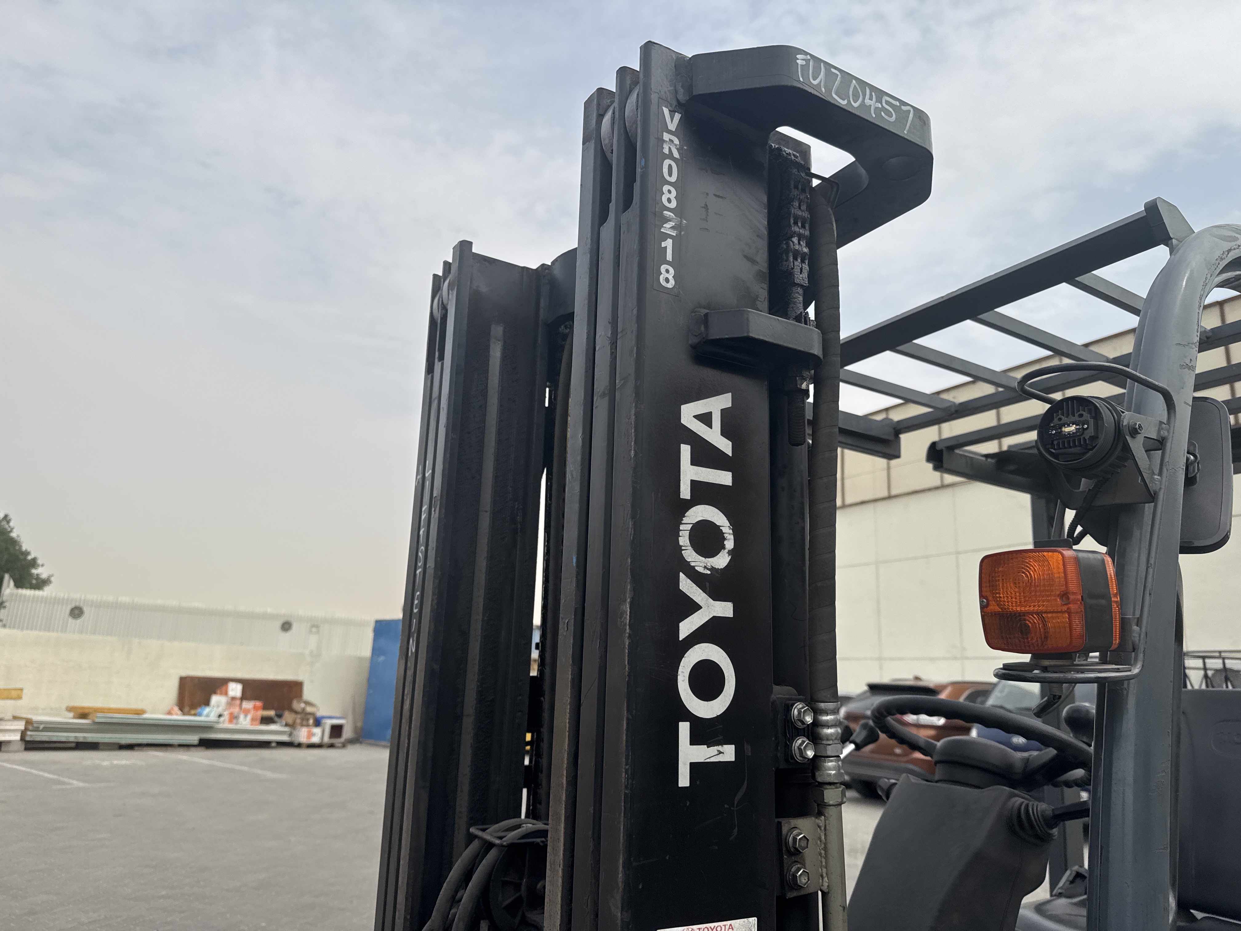 FLM-021-Toyota-8FBE20-Forklifts-inspection-Chassis-Mast-1