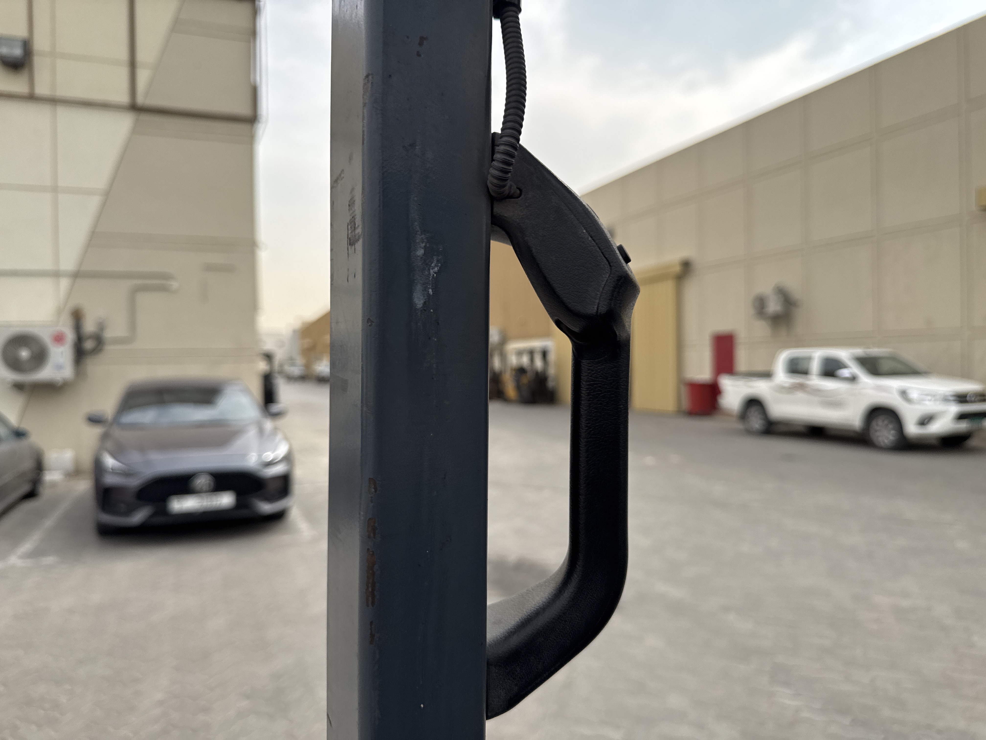 FLM-021-Toyota-8FBE20-Forklifts-inspection-Structure-Handrails-1