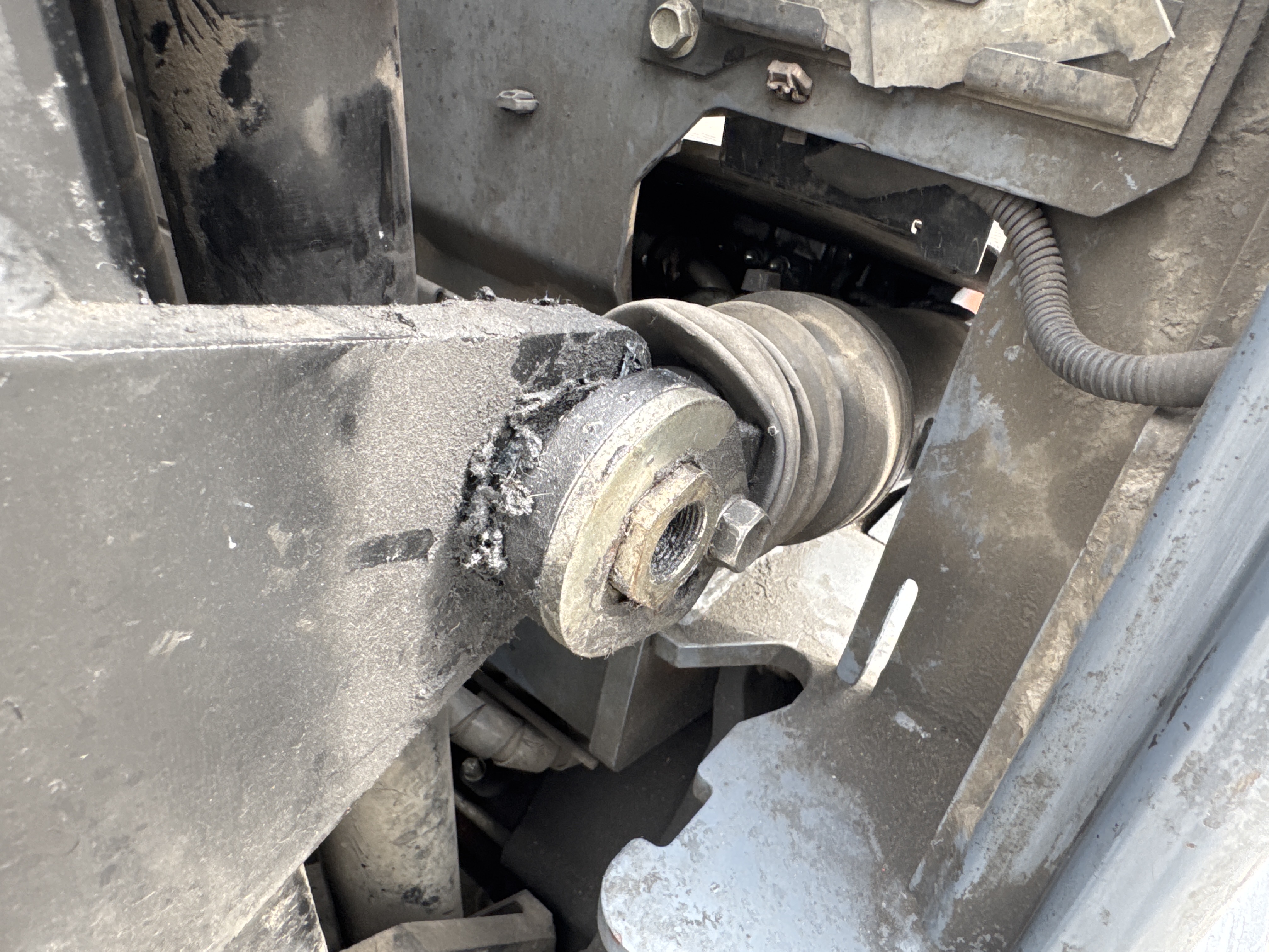 FLM-021-Toyota-8FBE20-Forklifts-inspection-Hydraulics-Tilt-cylinders-1