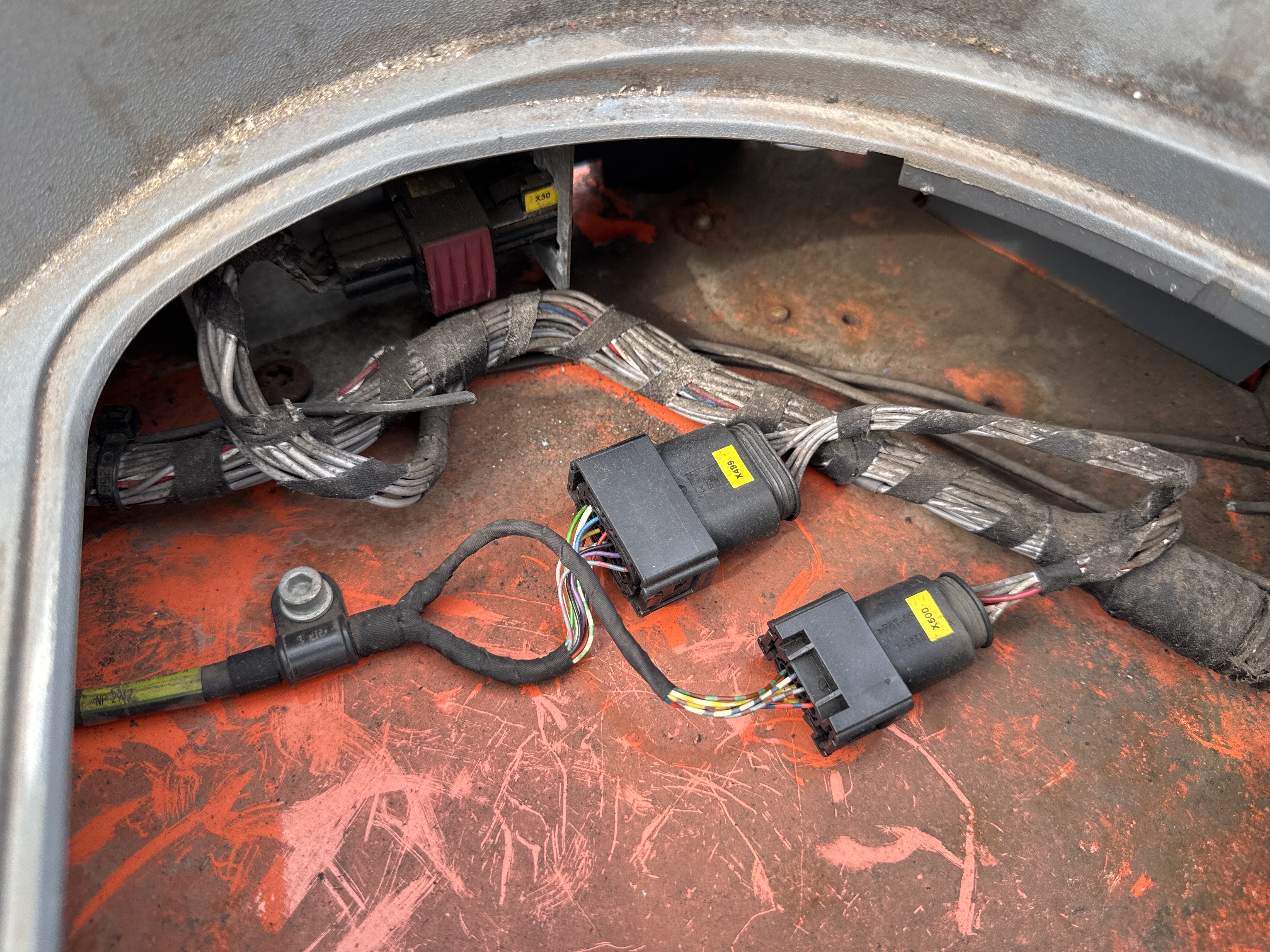 RTM-008-Toyota-Reflex-RRE160H-Reach-trucks-inspection-Electronics-Main-harness-1