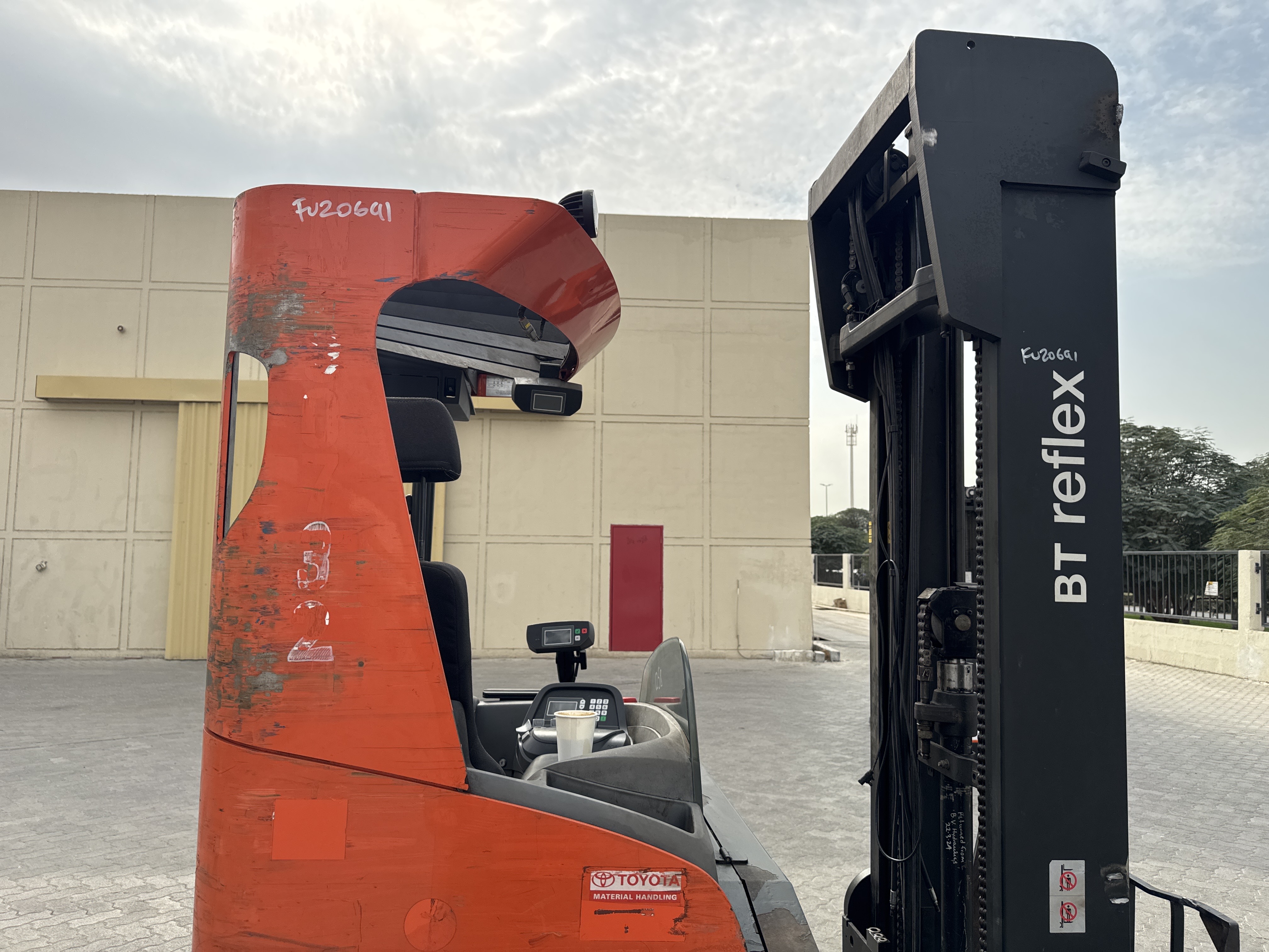 RTM-008-Toyota-Reflex-RRE160H-Reach-trucks-inspection-Structure-Paint-1