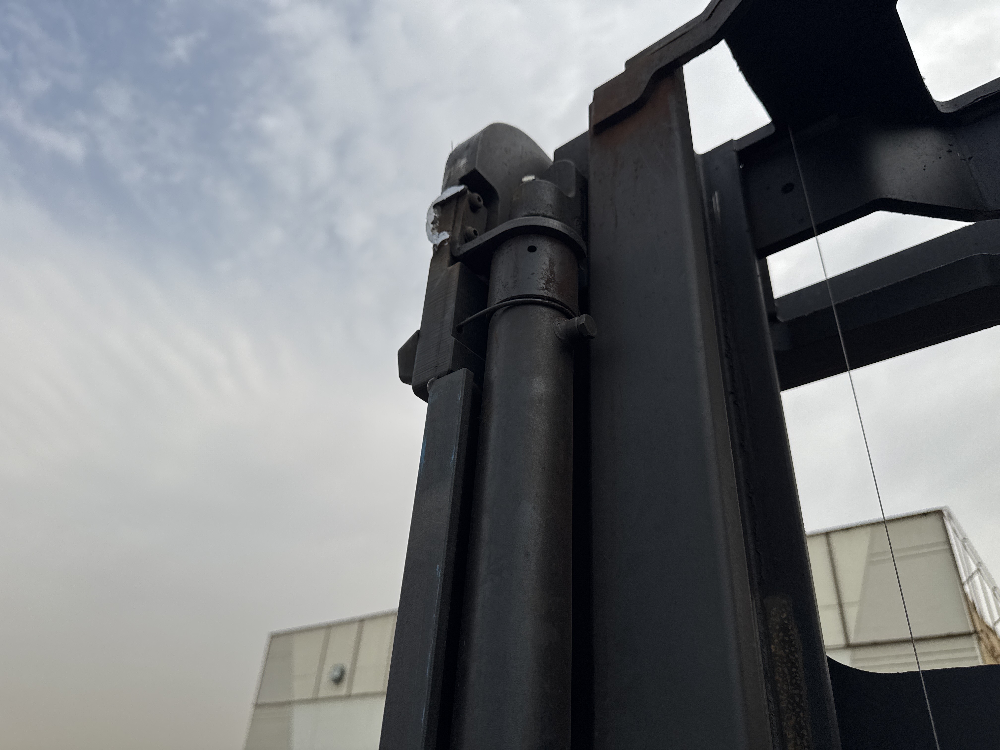 RTM-008-Toyota-Reflex-RRE160H-Reach-trucks-inspection-Hydraulics-Lift-cylinders-1