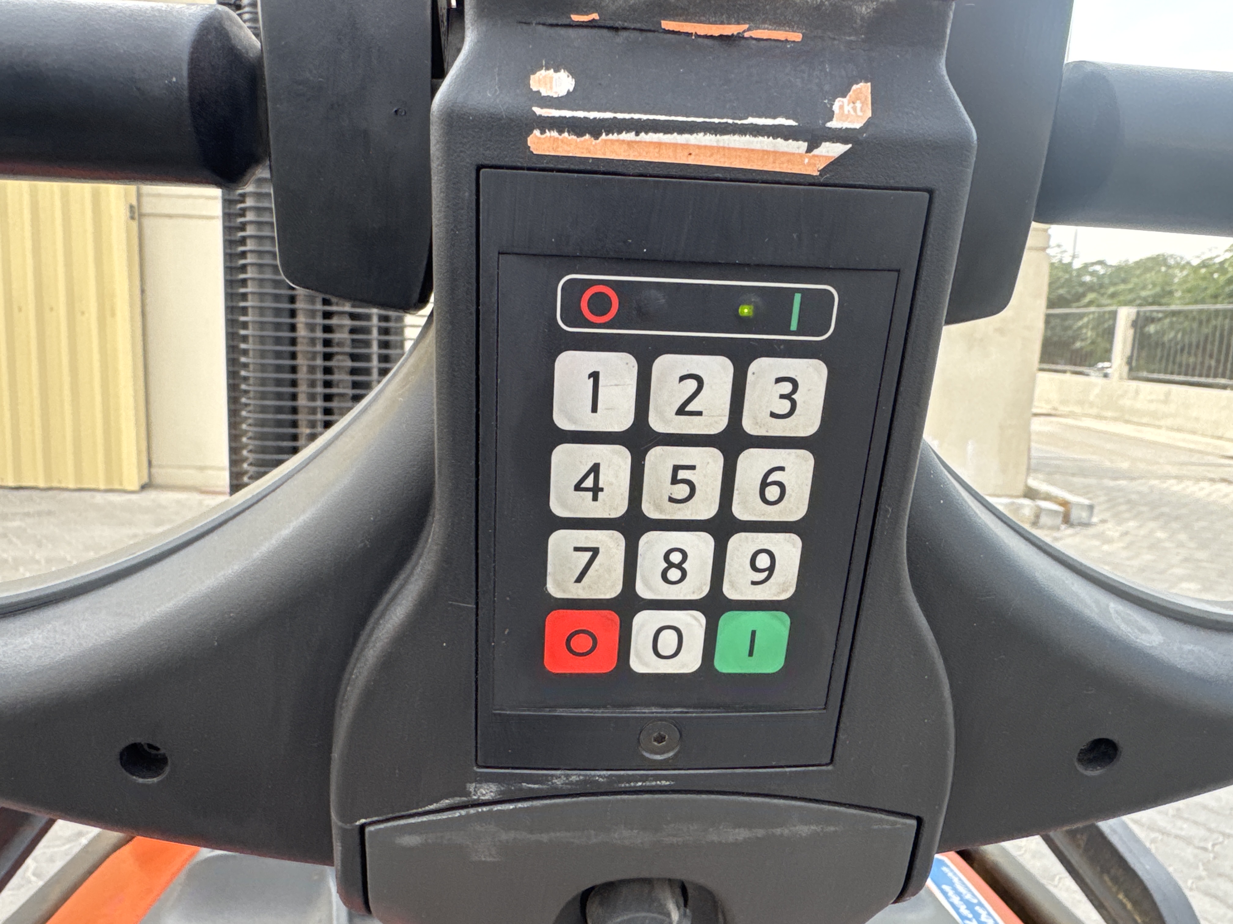 PSM-001-Toyota-Staxio-SWE160-Pallet-stackers-inspection-Cabin-Electronic-instrument-board-1
