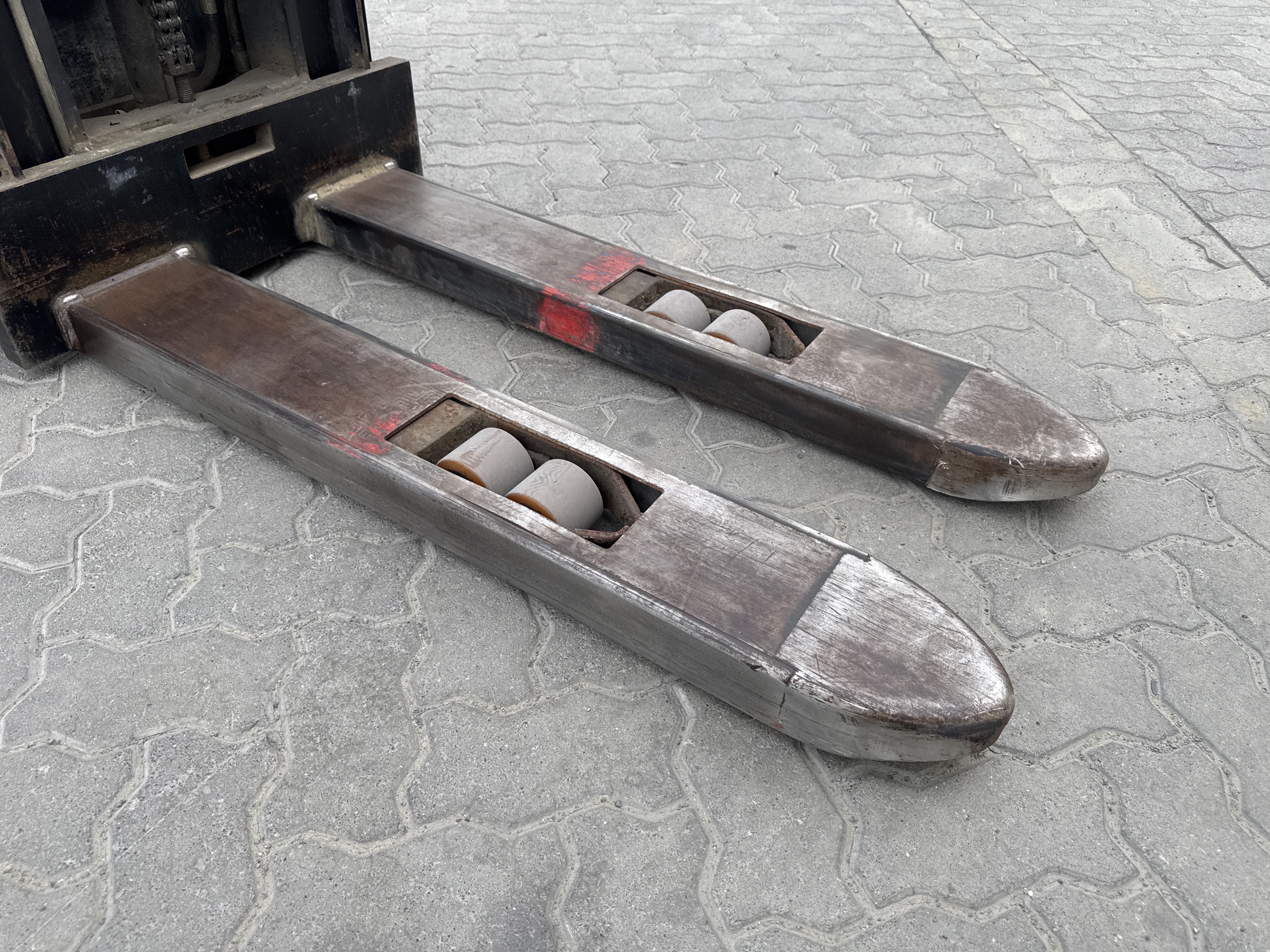 PSM-001-Toyota-Staxio-SWE160-Pallet-stackers-inspection-Chassis-Forks-1