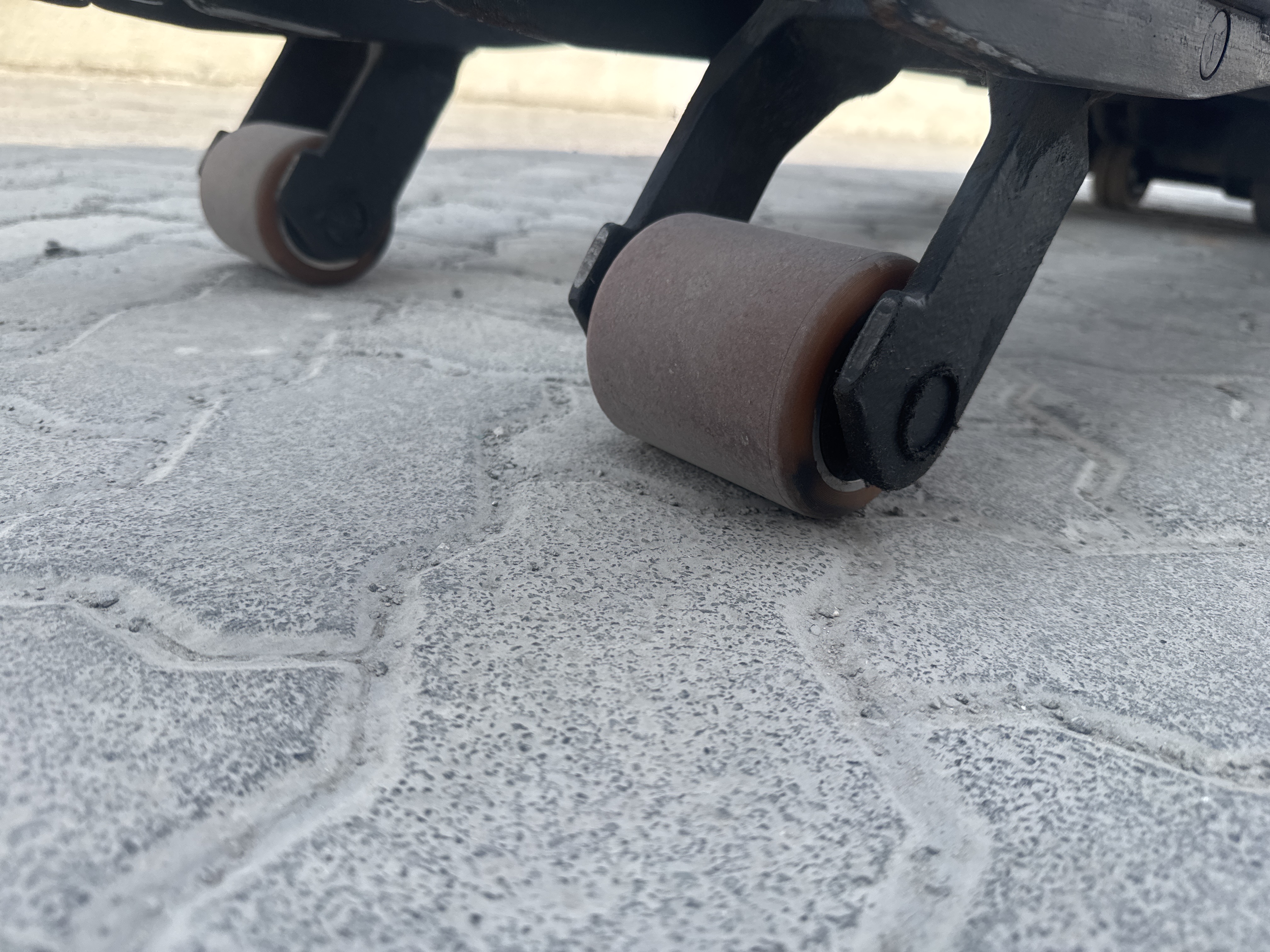 PTM-003-Toyota-Levio-LPE200-Pallet-trucks-inspection-Chassis-Tires-condition-1