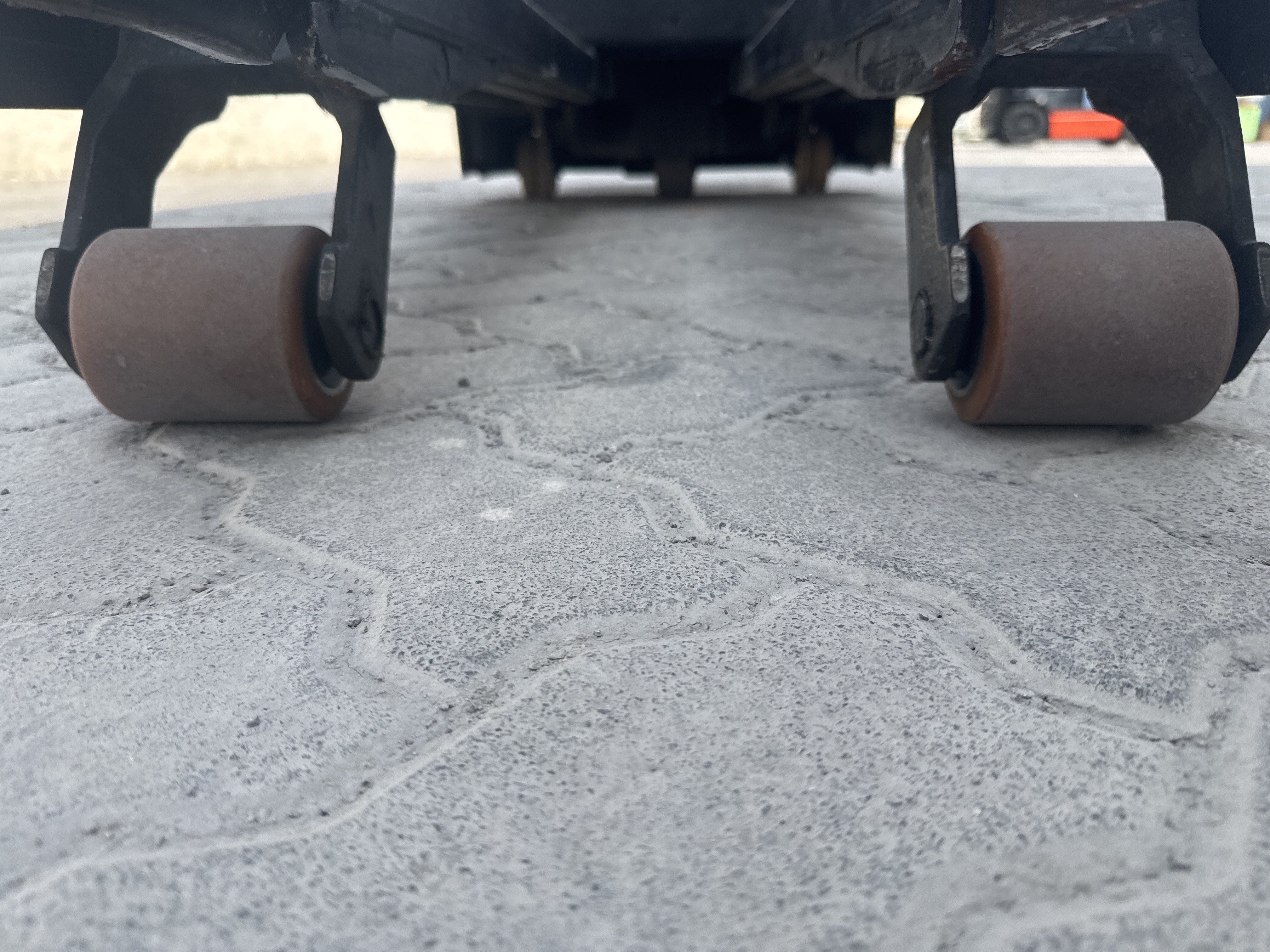 PTM-003-Toyota-Levio-LPE200-Pallet-trucks-inspection-Chassis-Tires-condition-1