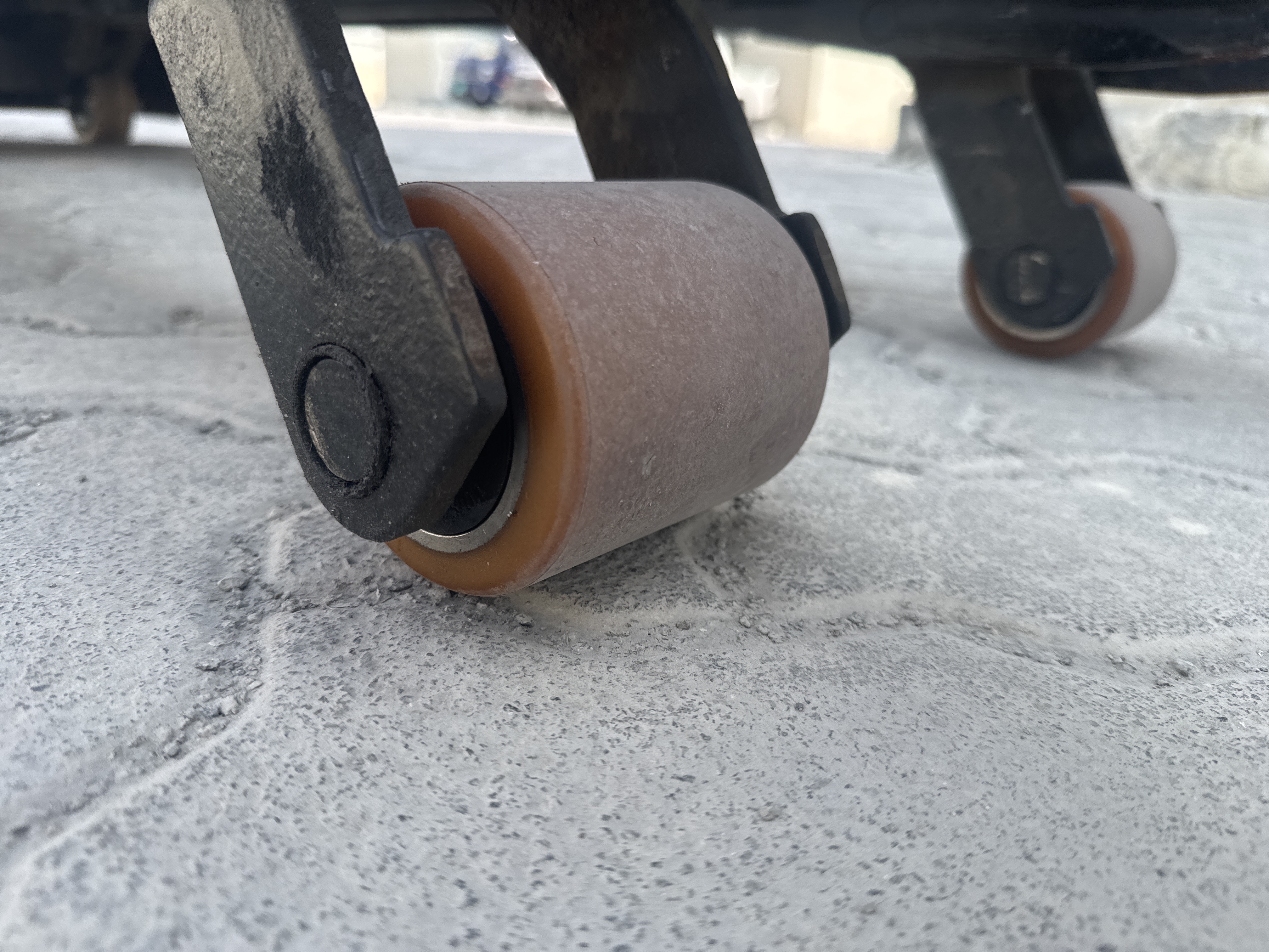 PTM-003-Toyota-Levio-LPE200-Pallet-trucks-inspection-Chassis-Tires-condition-1
