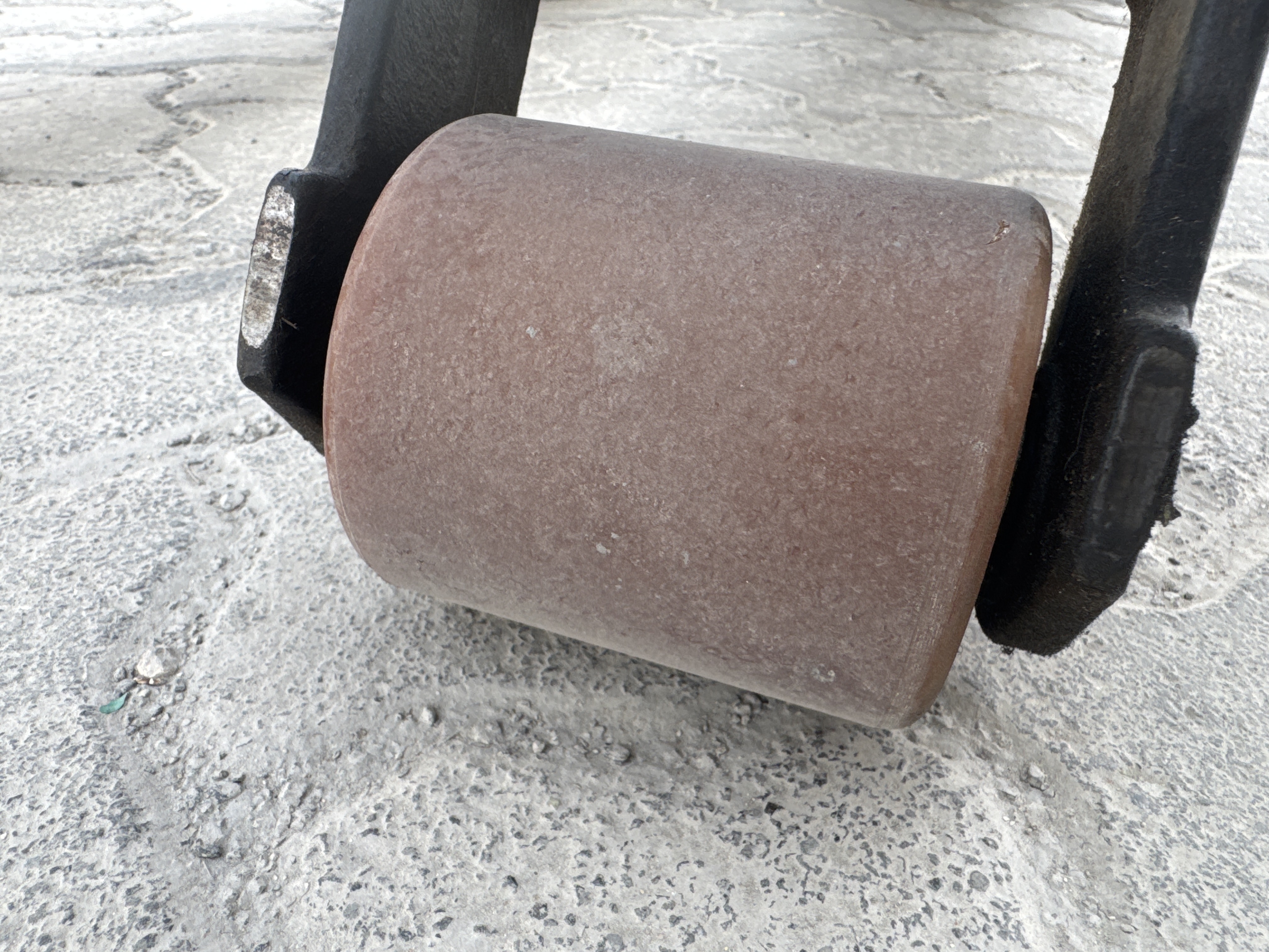 PTM-003-Toyota-Levio-LPE200-Pallet-trucks-inspection-Chassis-Tires-condition-1