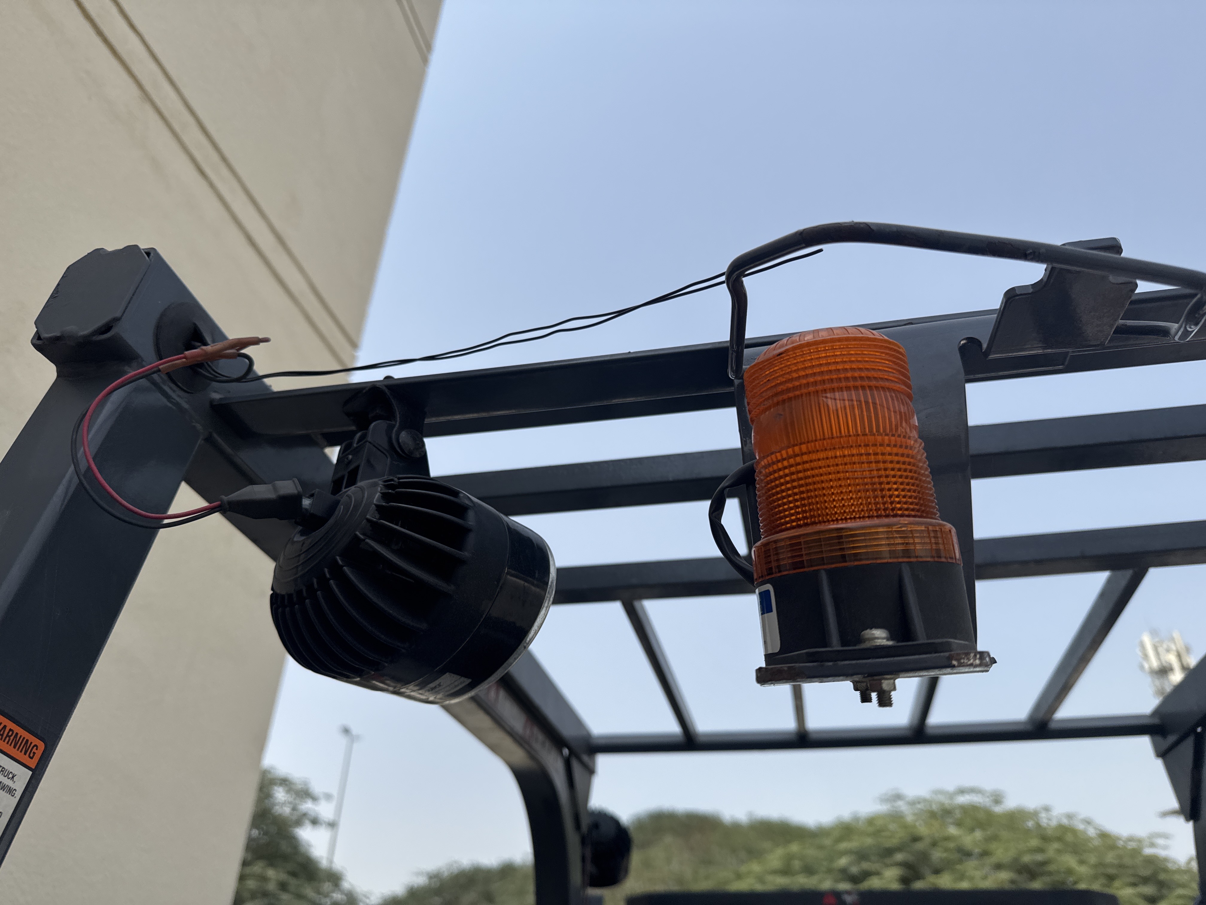 FLM-015-Toyota-8FBCU25-Forklifts-inspection-Electronics-Lights-and-signals-1