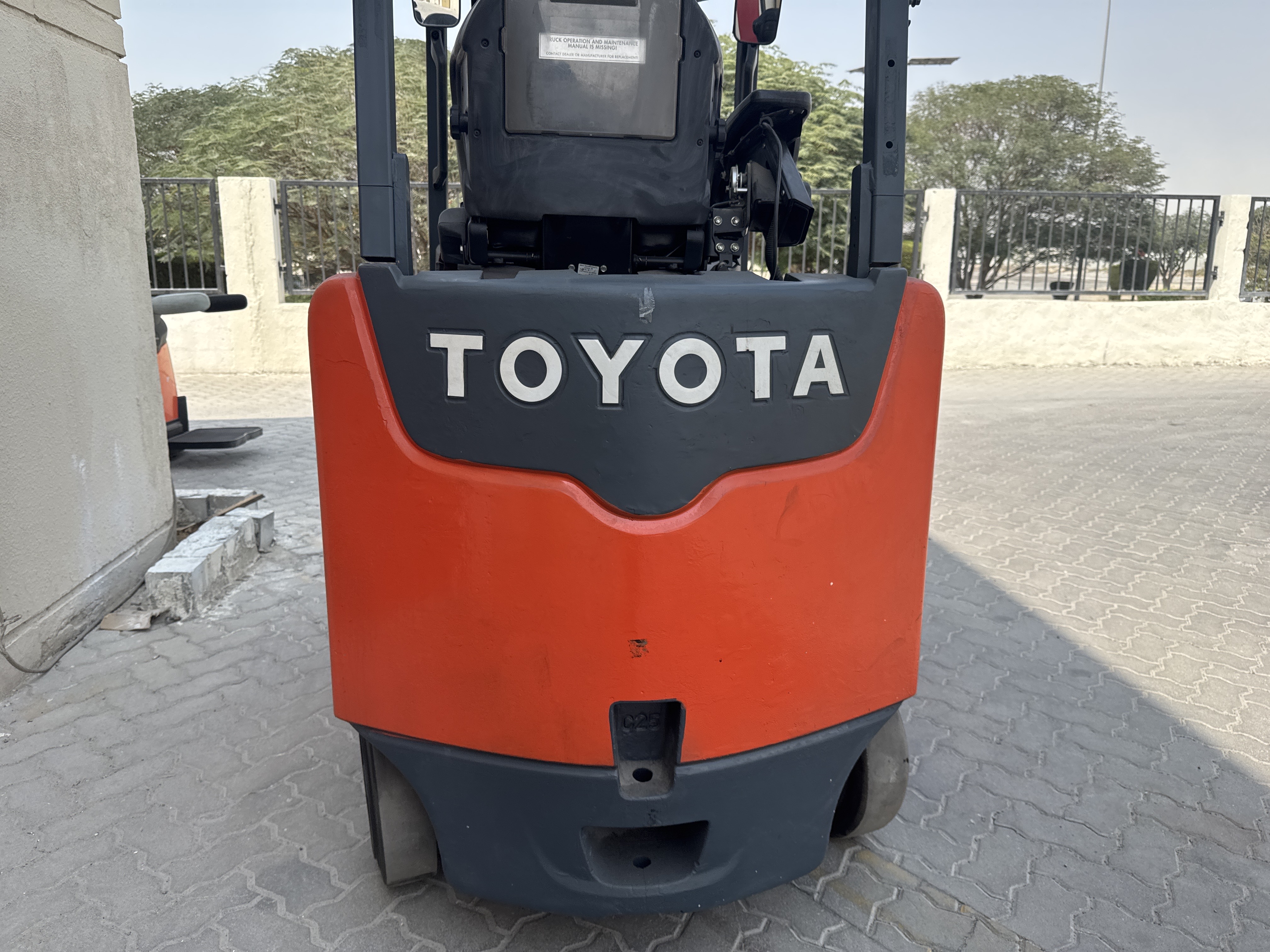 FLM-015-Toyota-8FBCU25-Forklifts-inspection-Structure-Paint-1