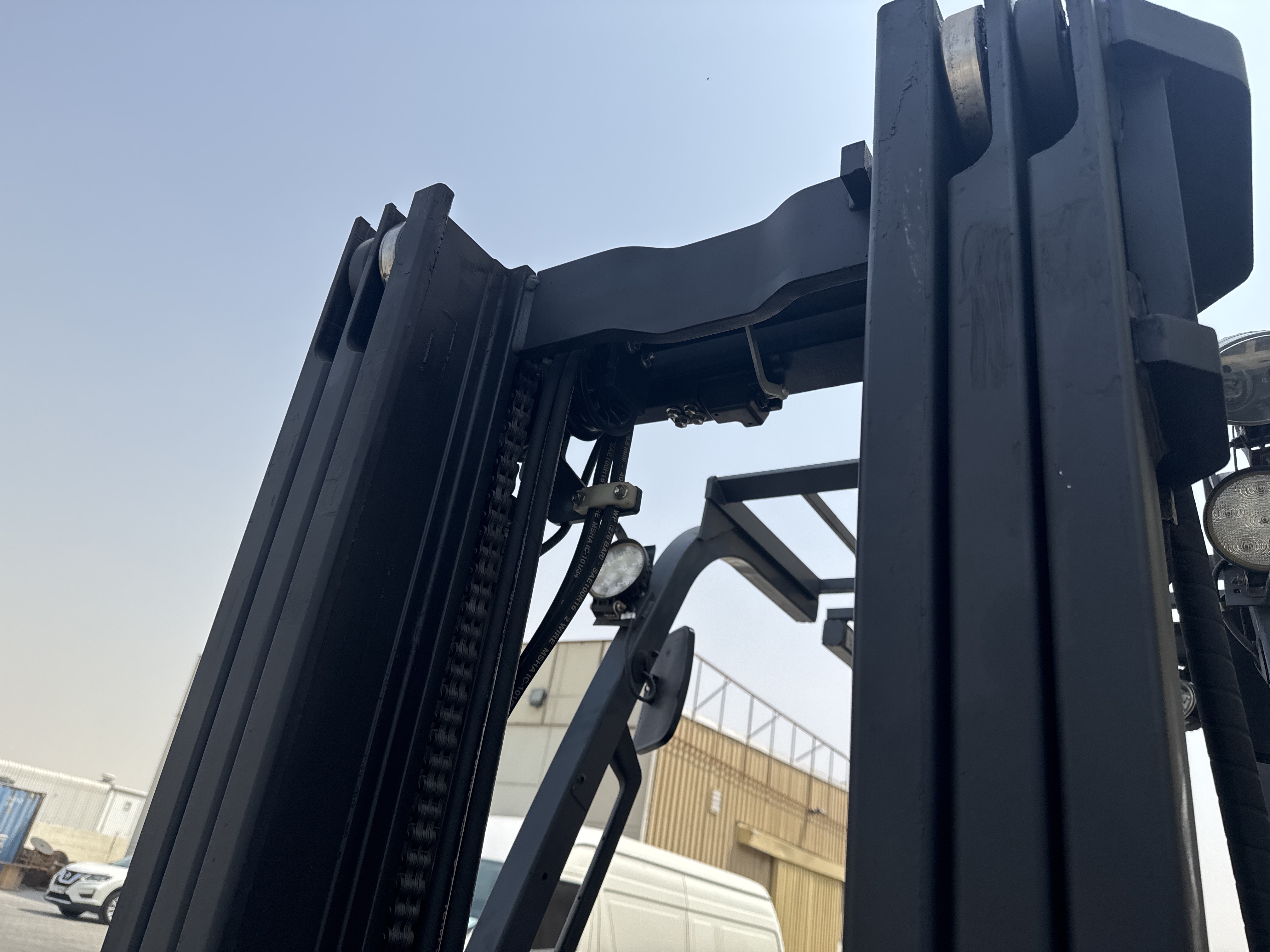 FLM-015-Toyota-8FBCU25-Forklifts-inspection-Chassis-Mast-1