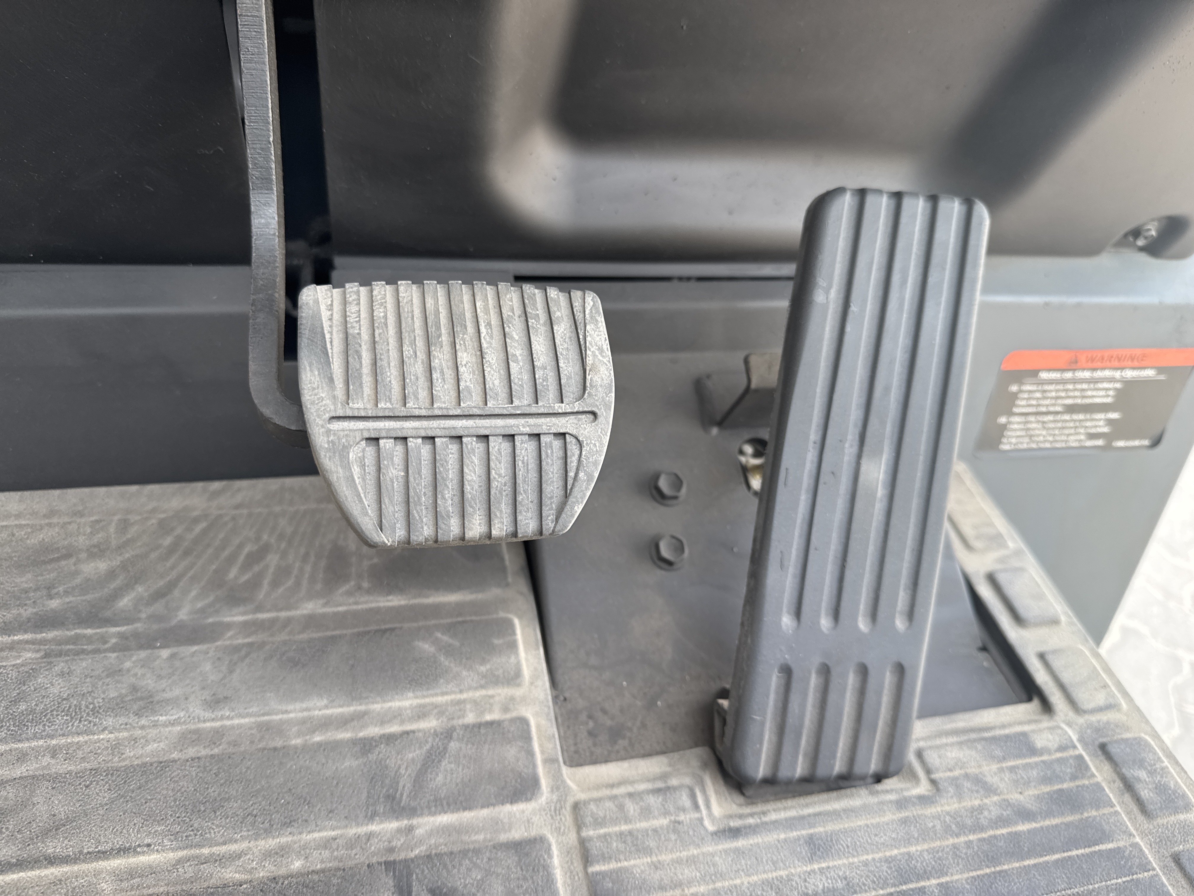 FLM-015-Toyota-8FBCU25-Forklifts-inspection-Cabin-Pedals-1
