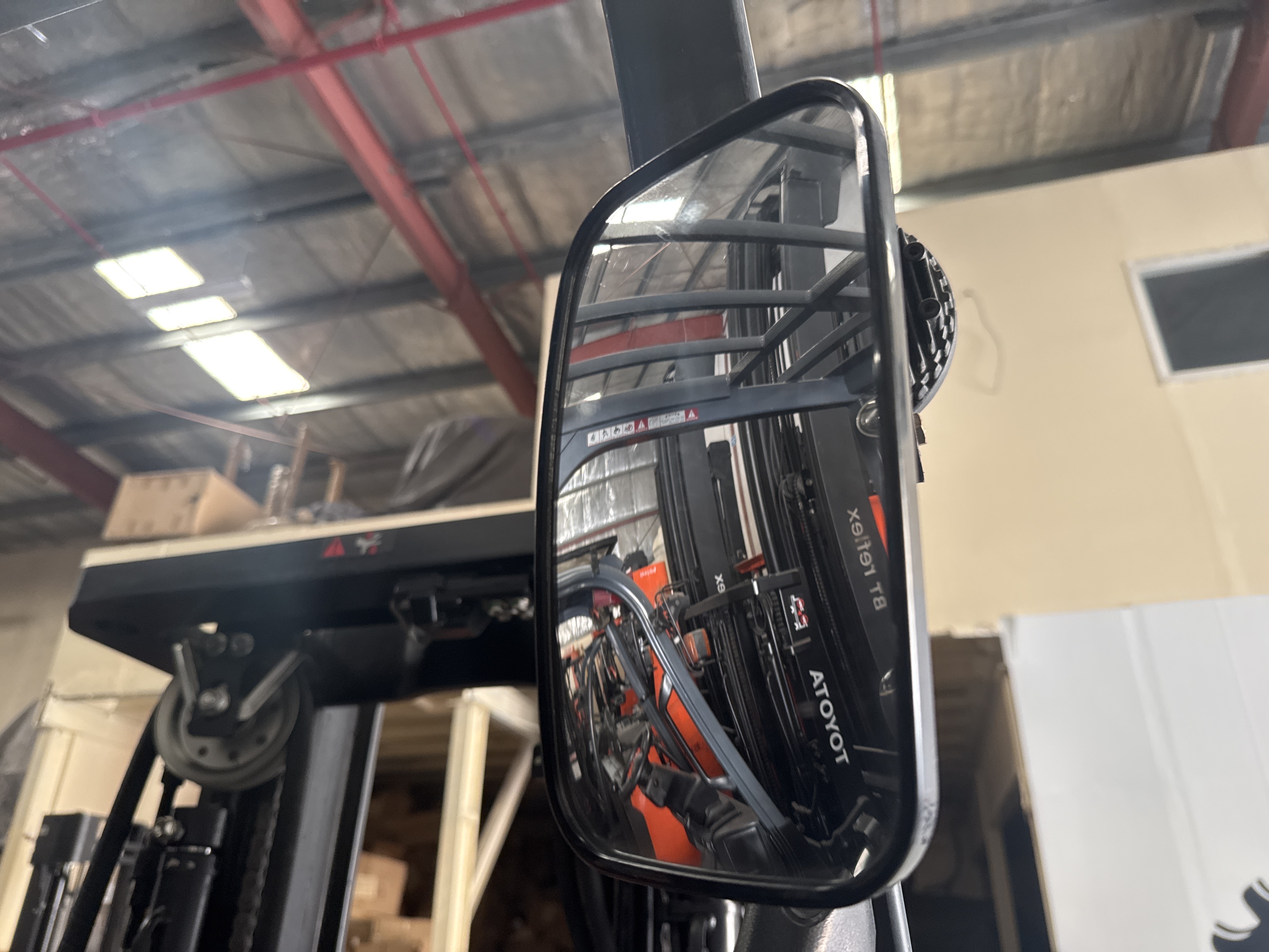 FLM-015-Toyota-8FBCU25-Forklifts-inspection-Safety-Glass-1
