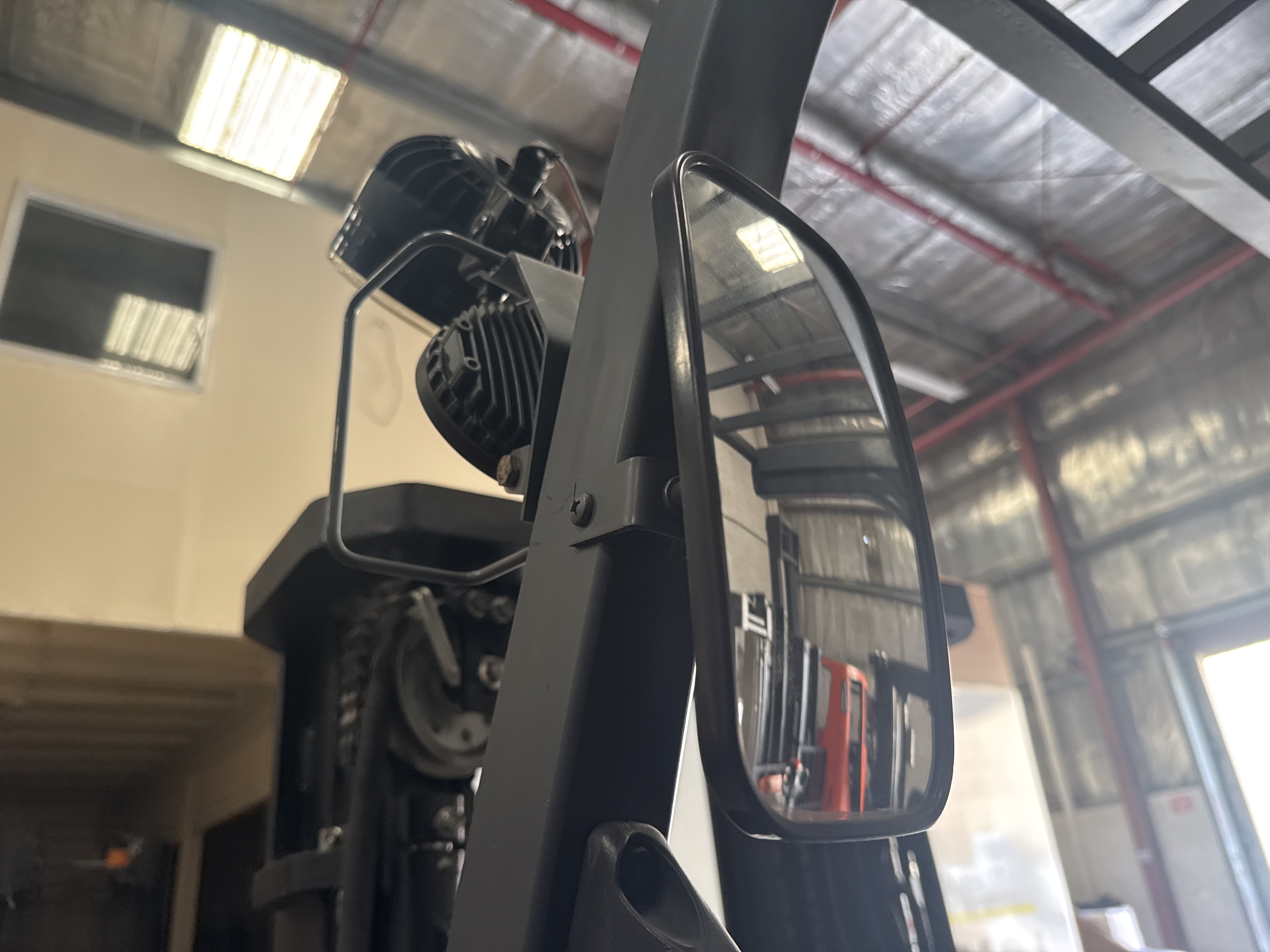 FLM-015-Toyota-8FBCU25-Forklifts-inspection-Safety-Glass-1