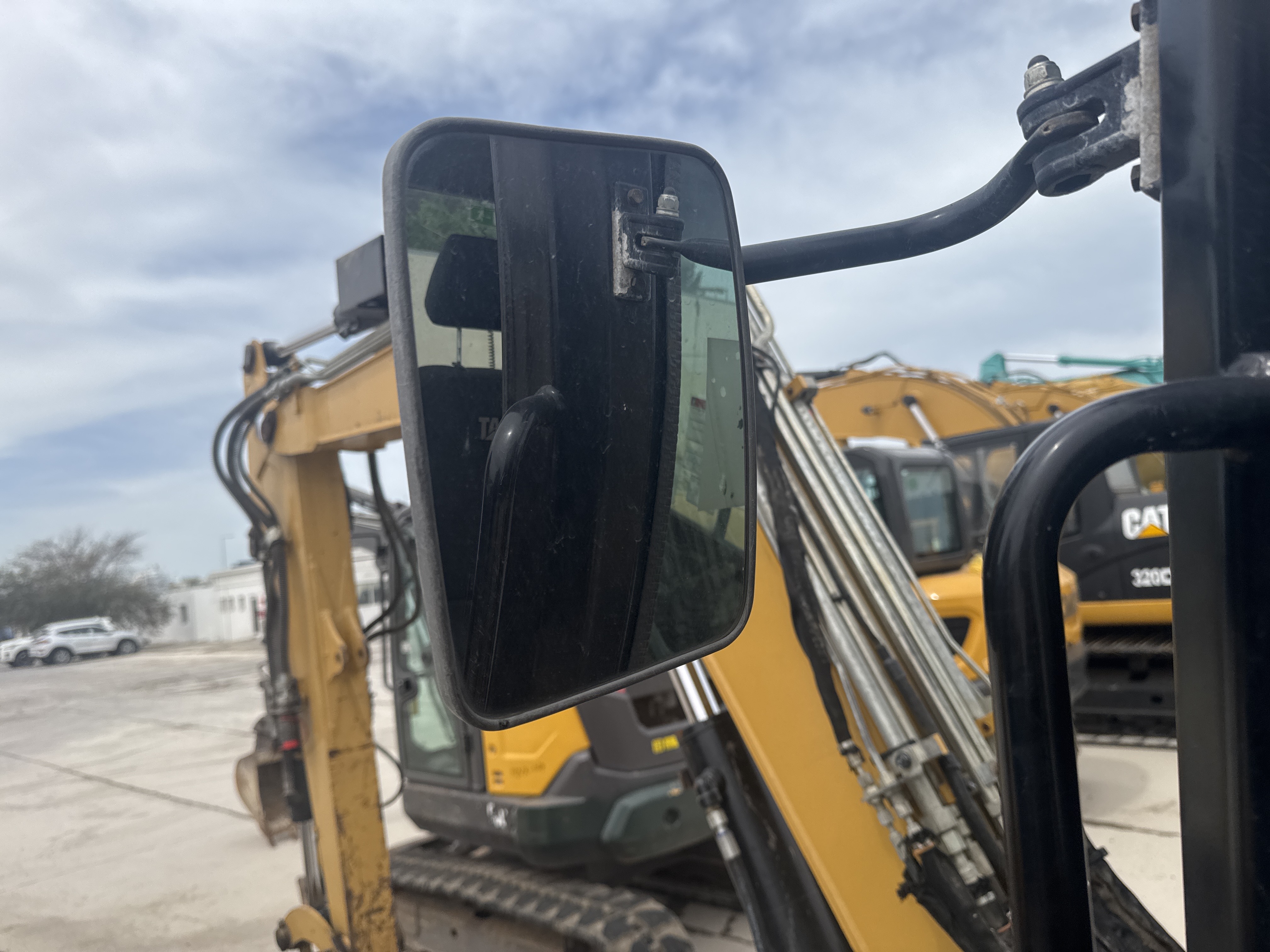 MNX-021-Cat-305E2-Mini-excavators-inspection-Cabin-Mirrors-1