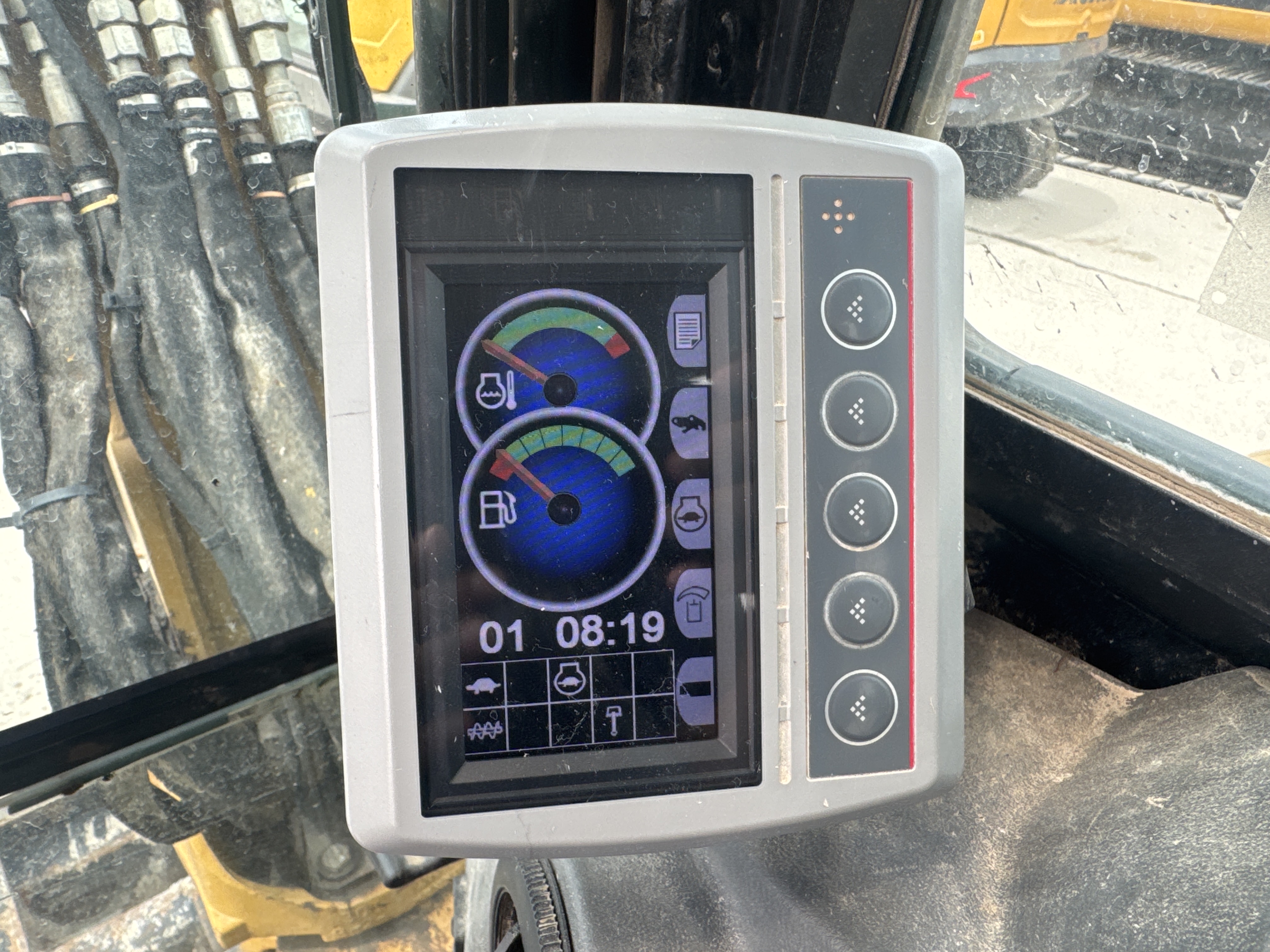 MNX-021-Cat-305E2-Mini-excavators-inspection-Cabin-Instrument-cluster-1